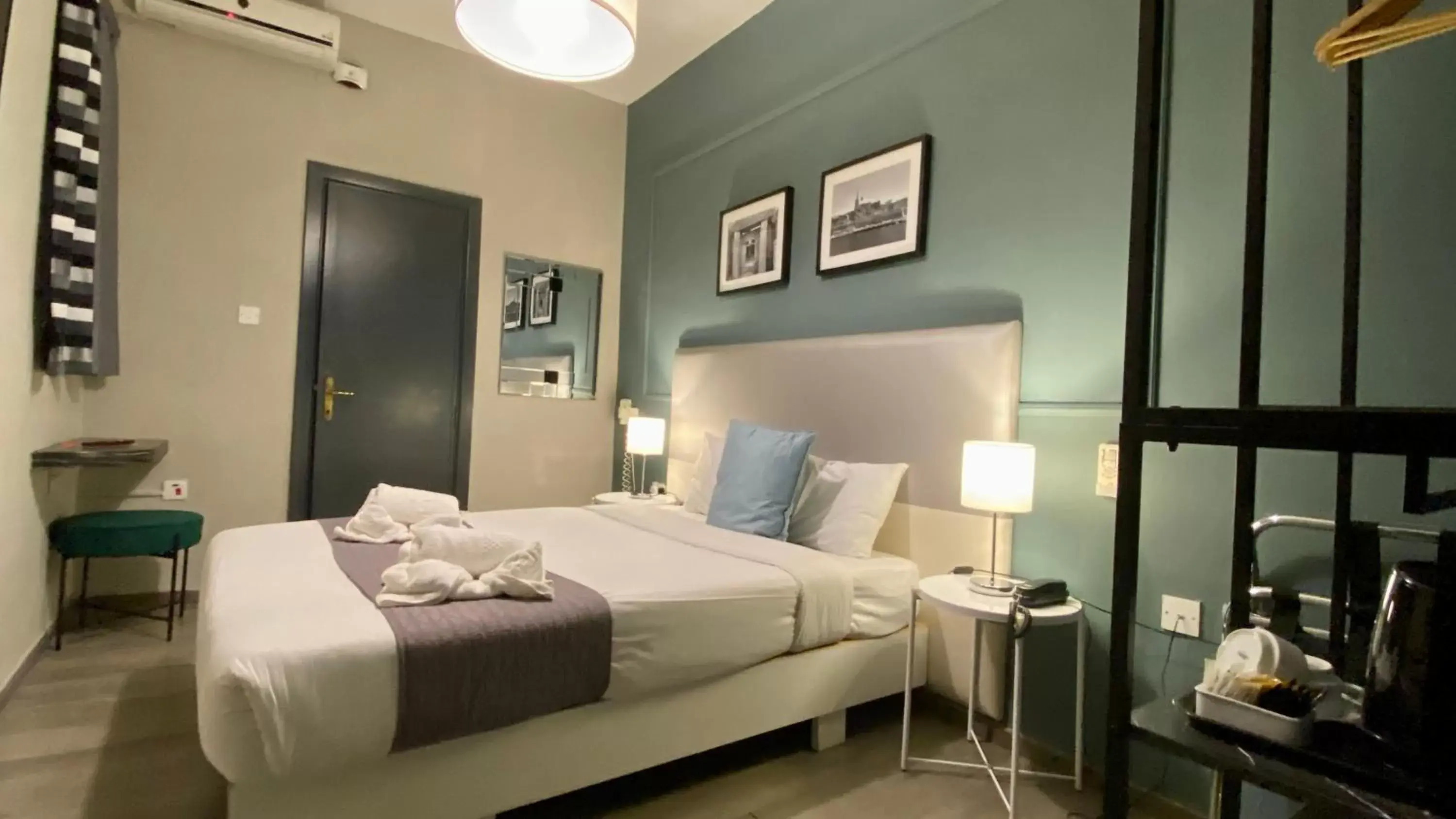 Bedroom, Bed in Sliema Marina Hotel