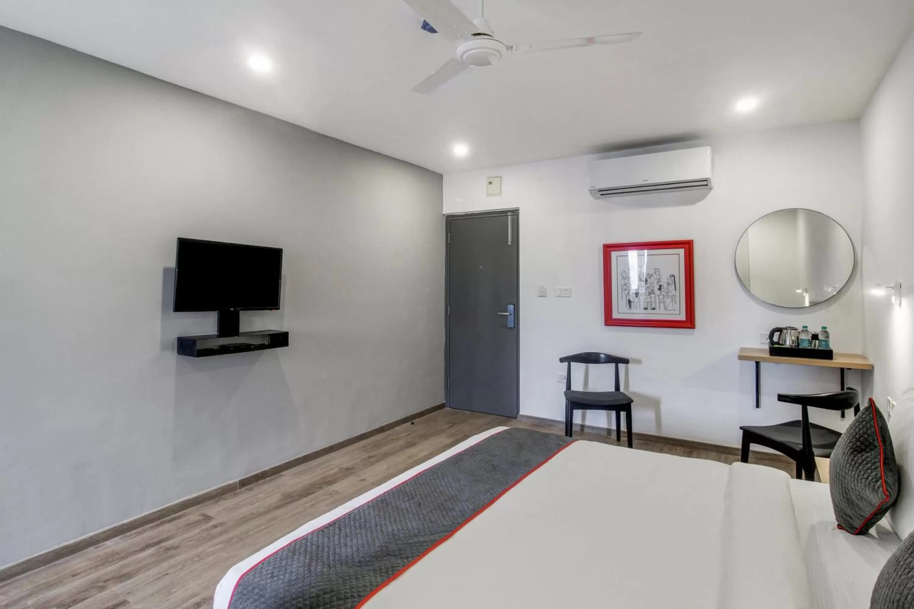 Bedroom, Bed in Super Townhouse RCC Majestic 397 LB Nagar