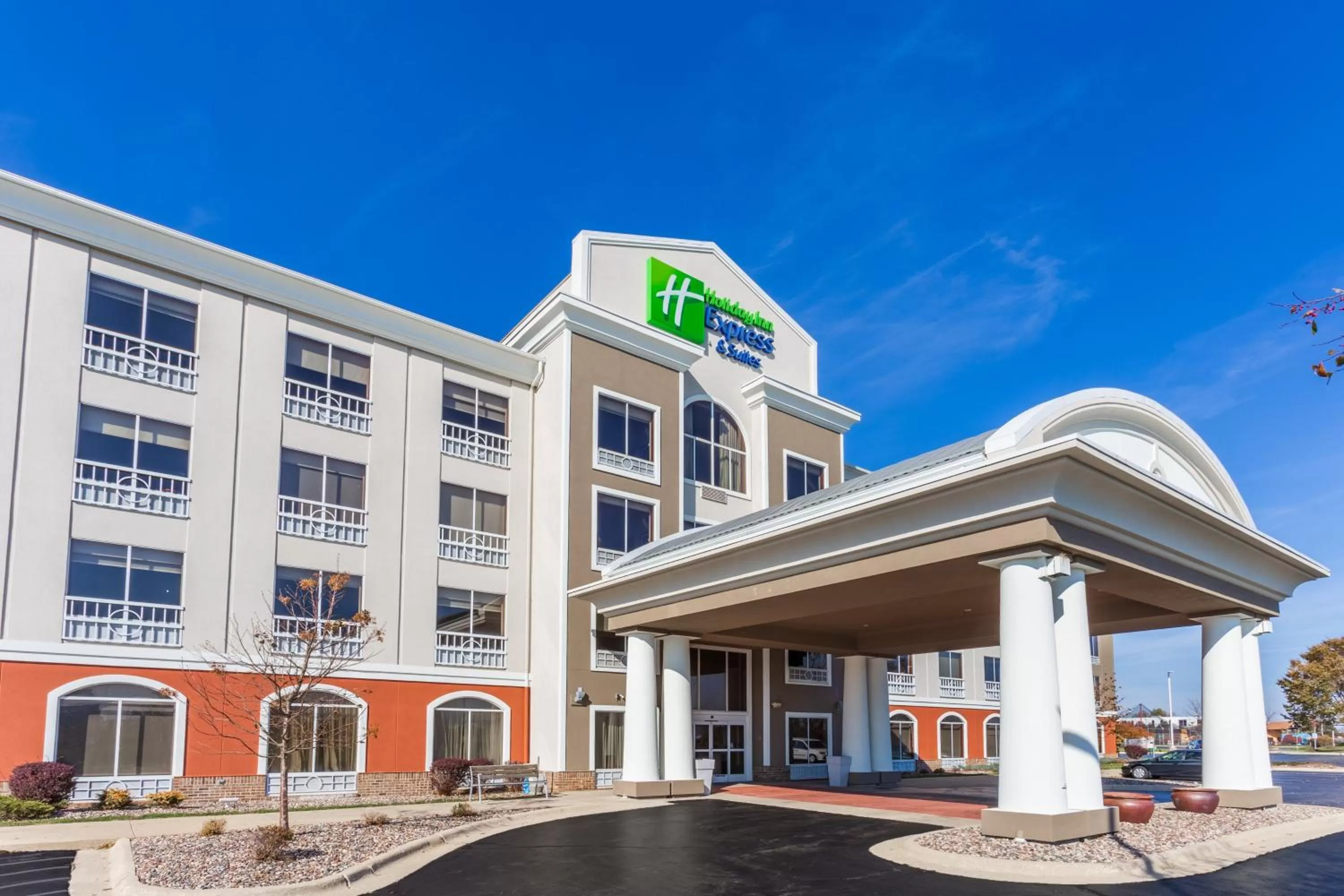 Property building in Holiday Inn Express Rockford-Loves Park by IHG