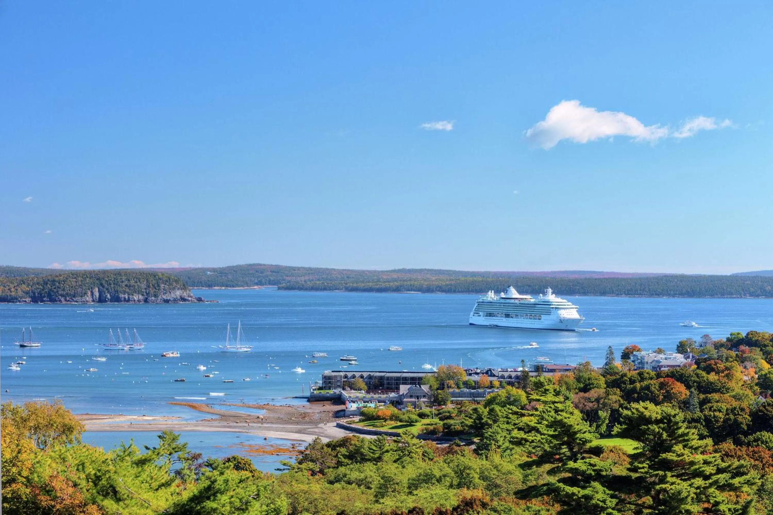 Property building in Hampton Inn Bar Harbor
