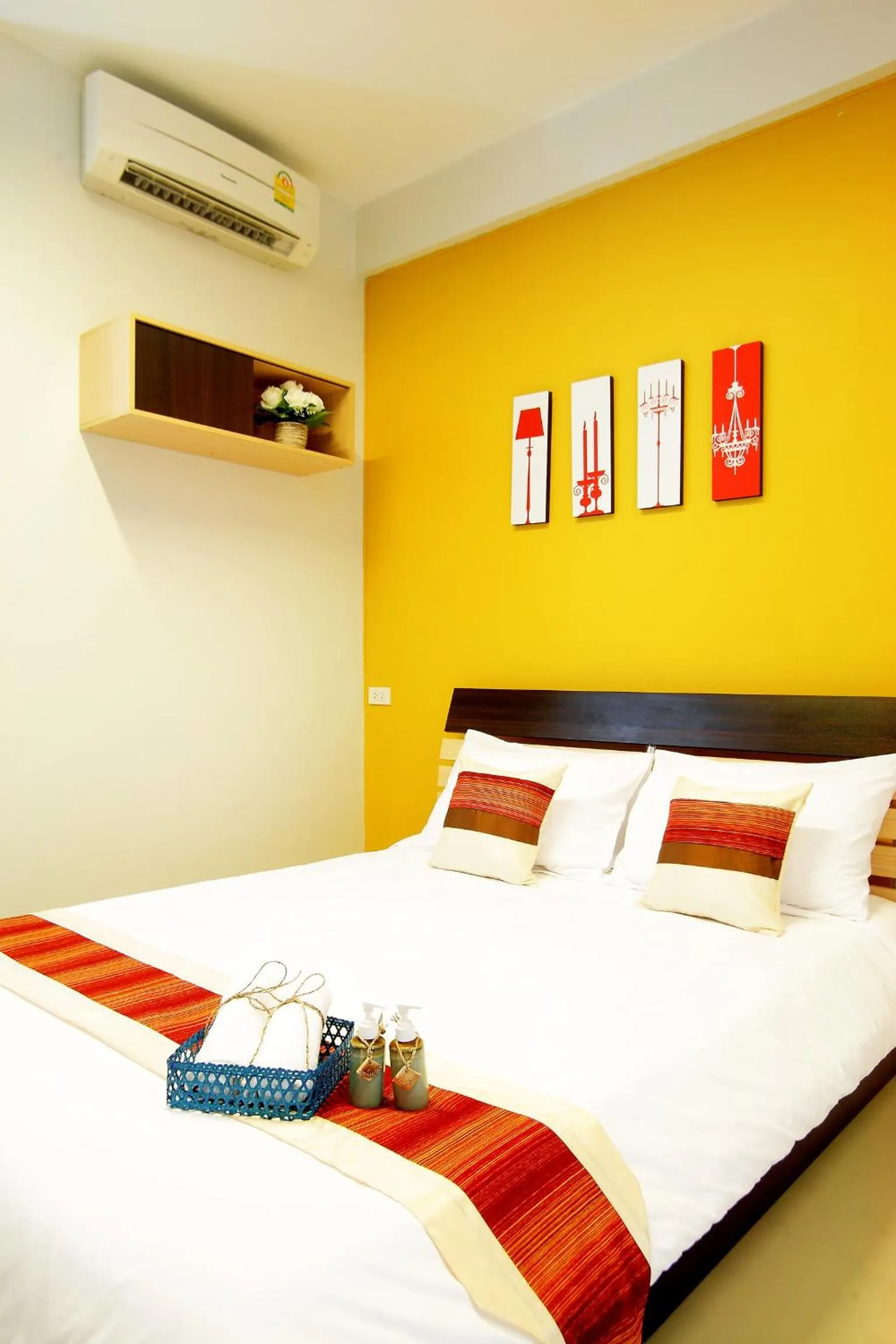 Bedroom, Bed in Smile Inn