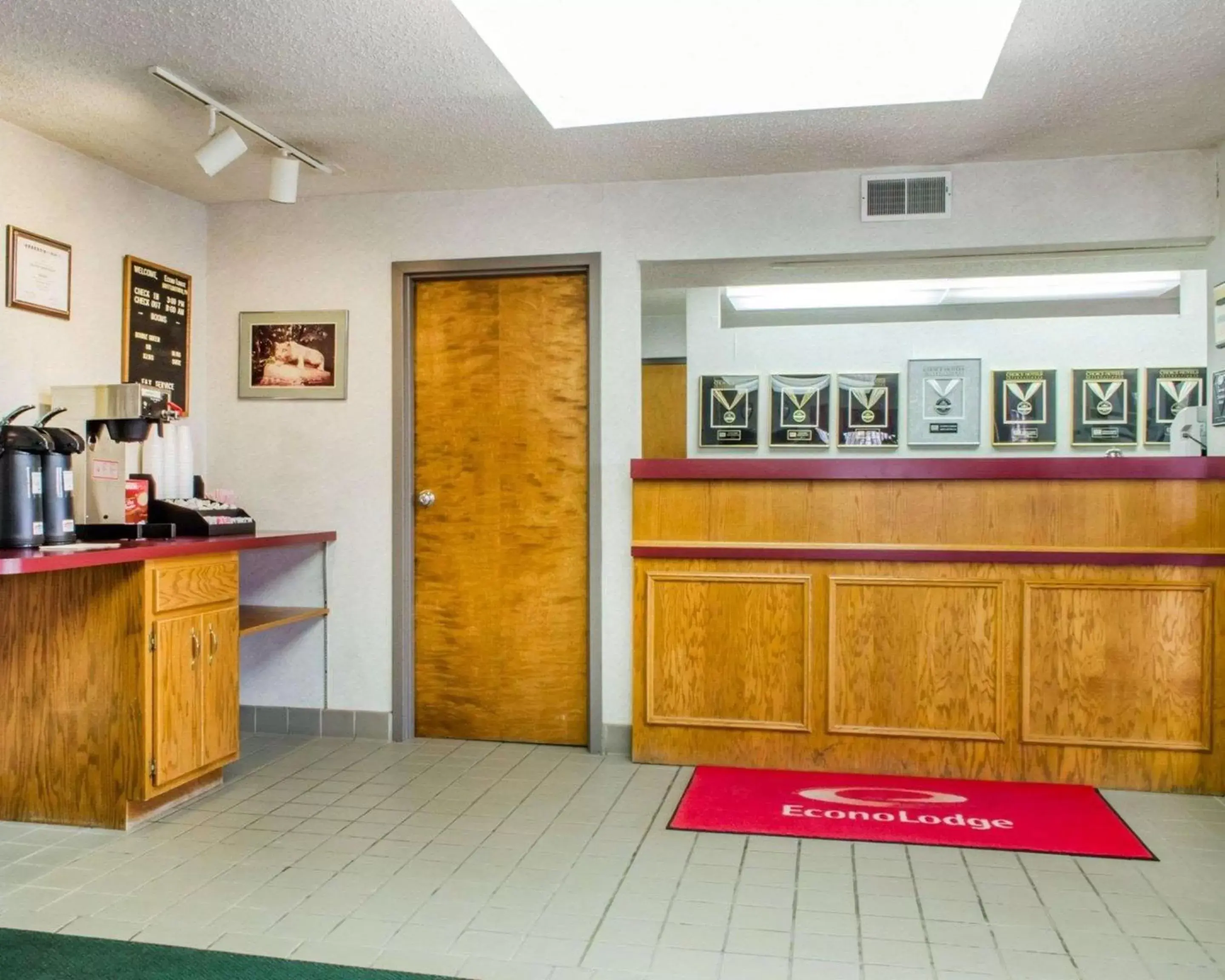 Lobby or reception, Lobby/Reception in Econo Lodge Mifflintown