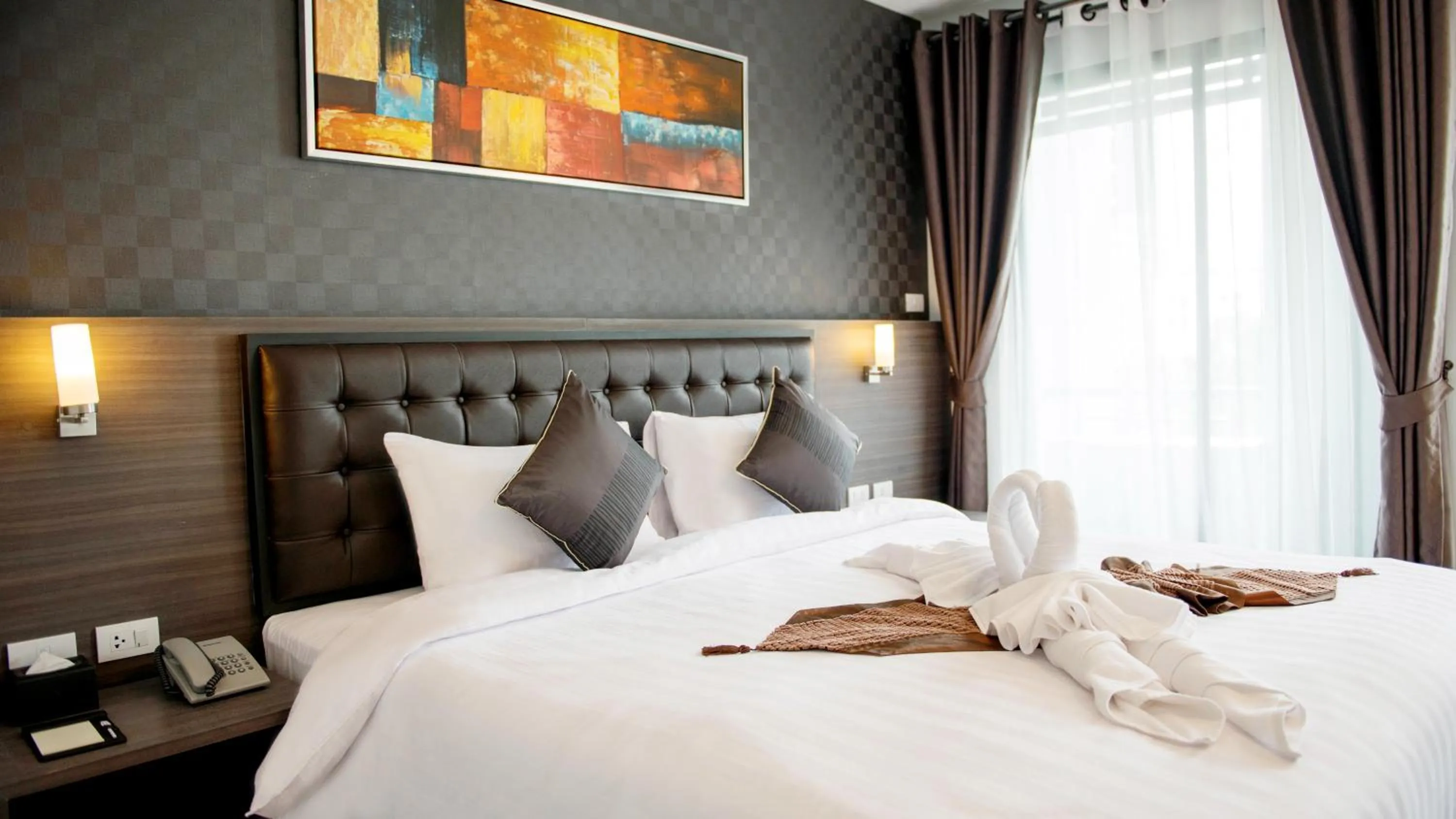 Decorative detail, Bed in Picnic Hotel Bangkok - Rang Nam