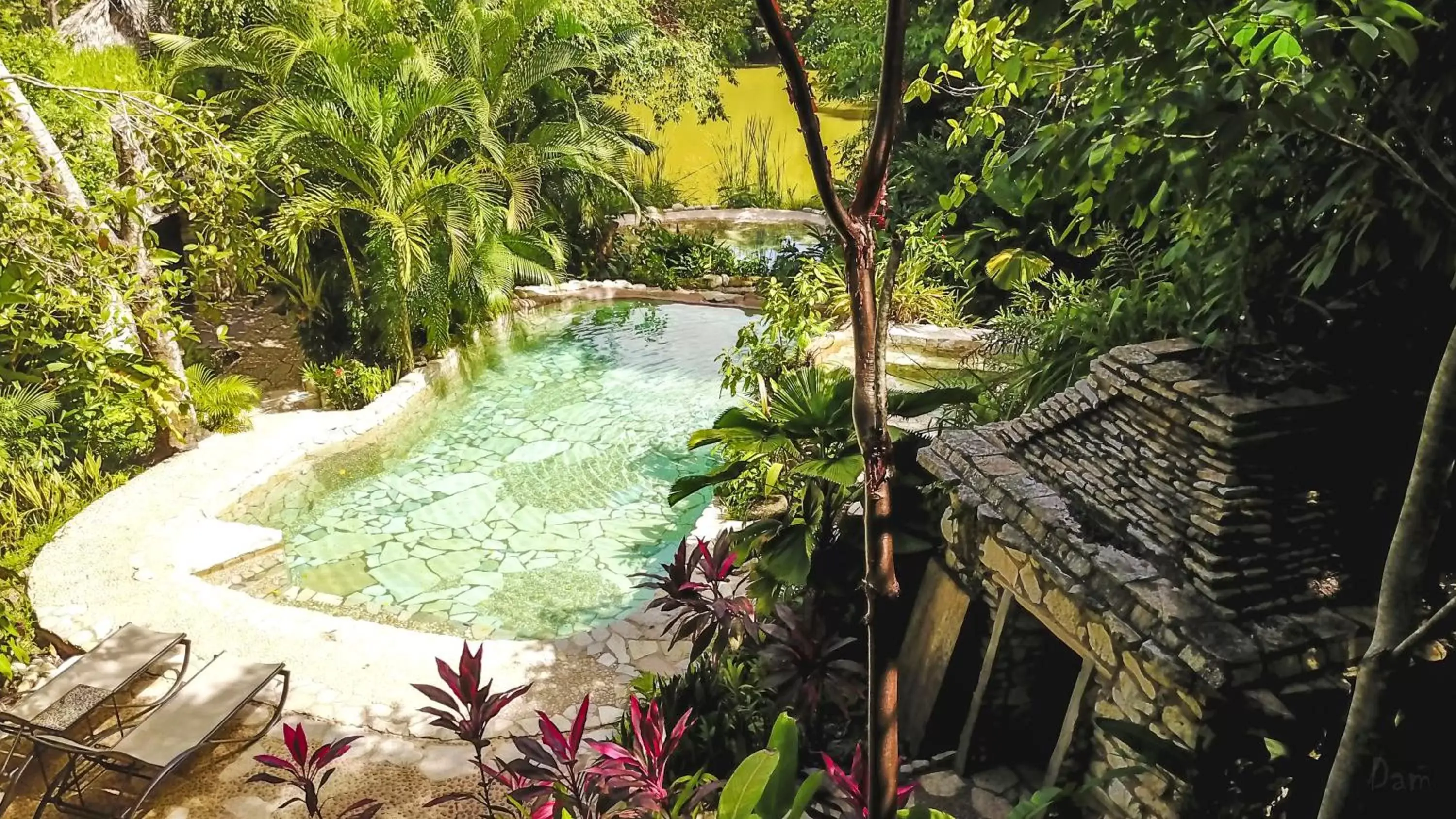 Swimming pool in Hotel Boutique Quinta Chanabnal