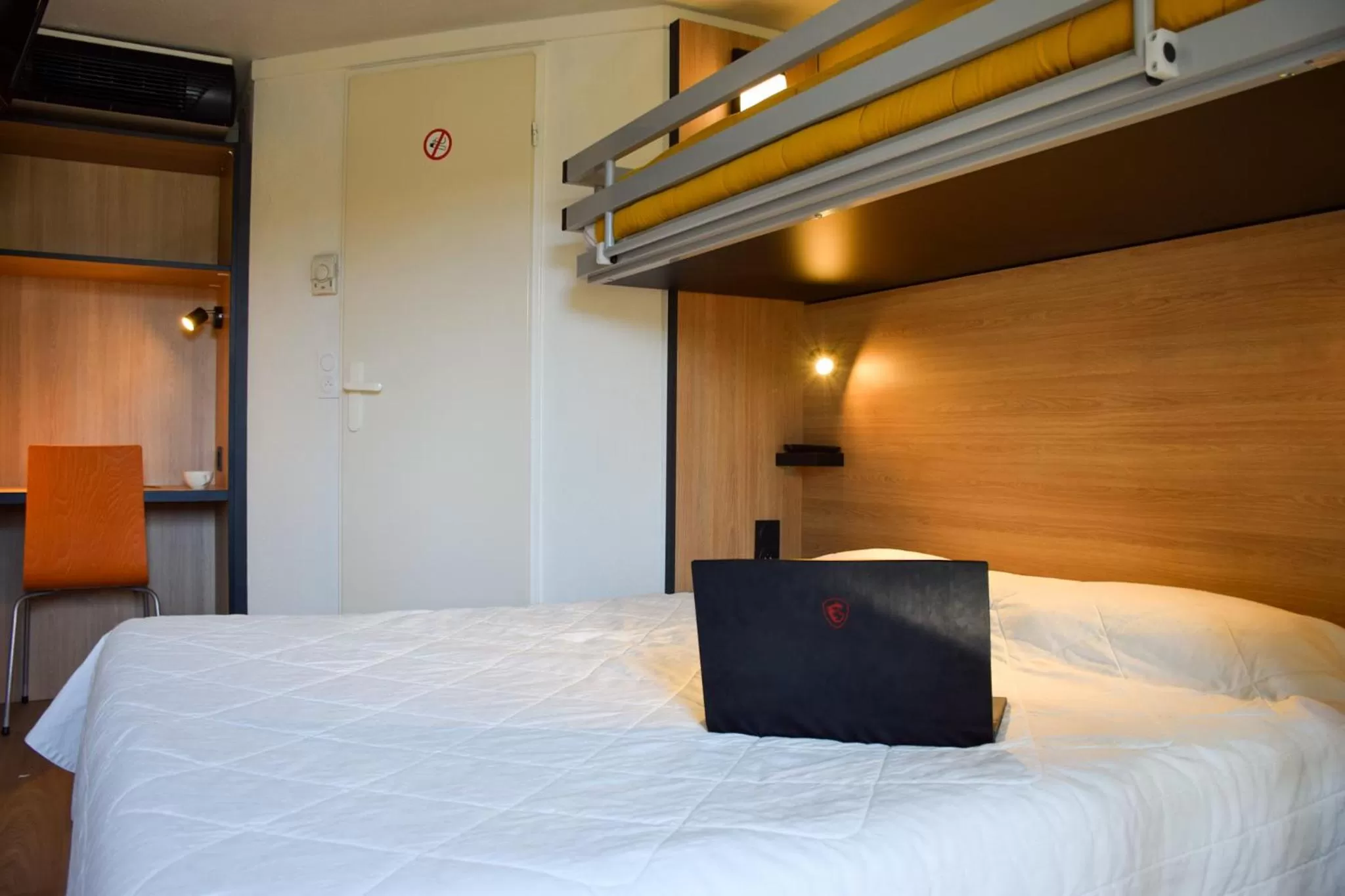 Bedroom, Bed in Premiere Classe Rodez