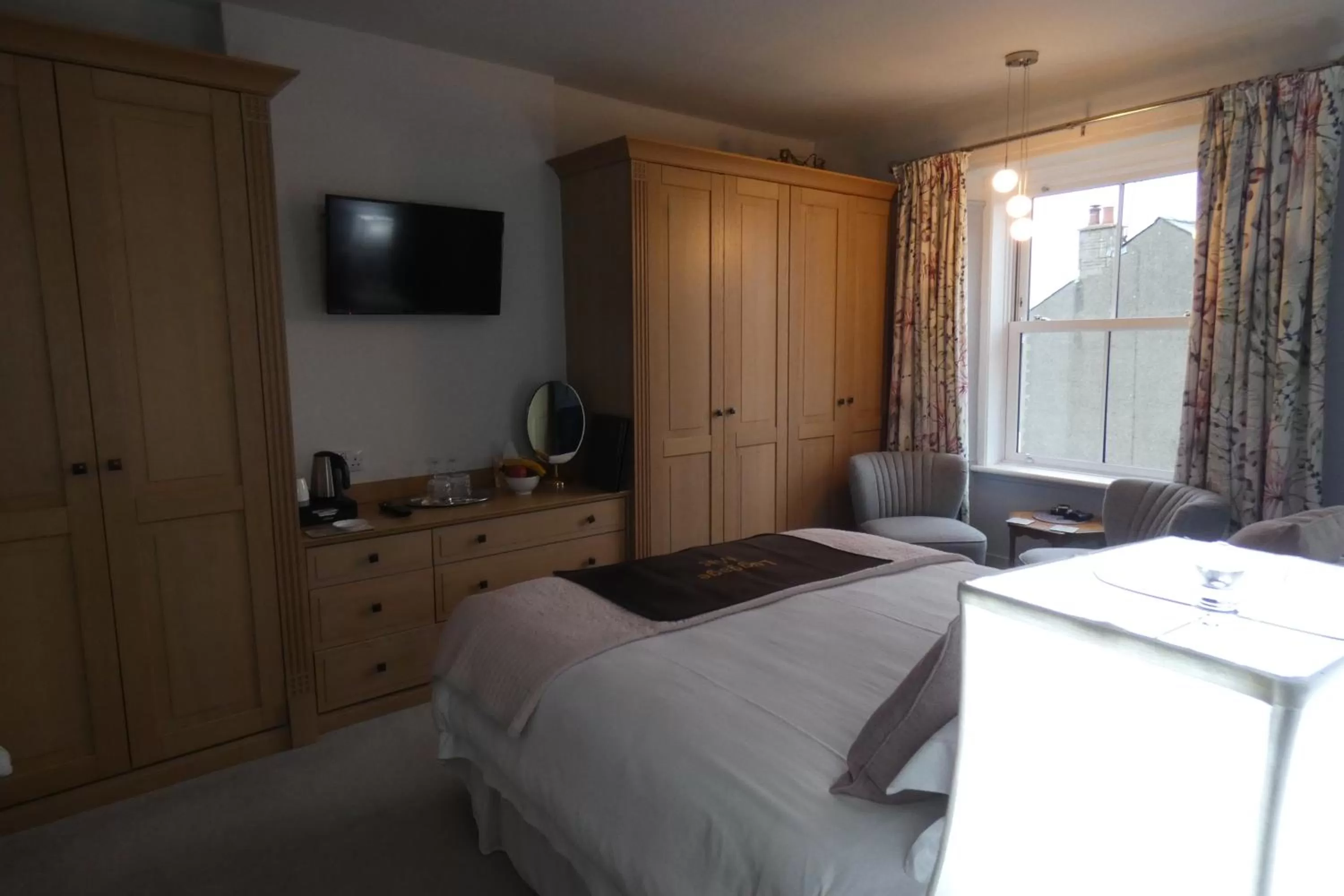 Bedroom, Bed in Kentwood Guest House