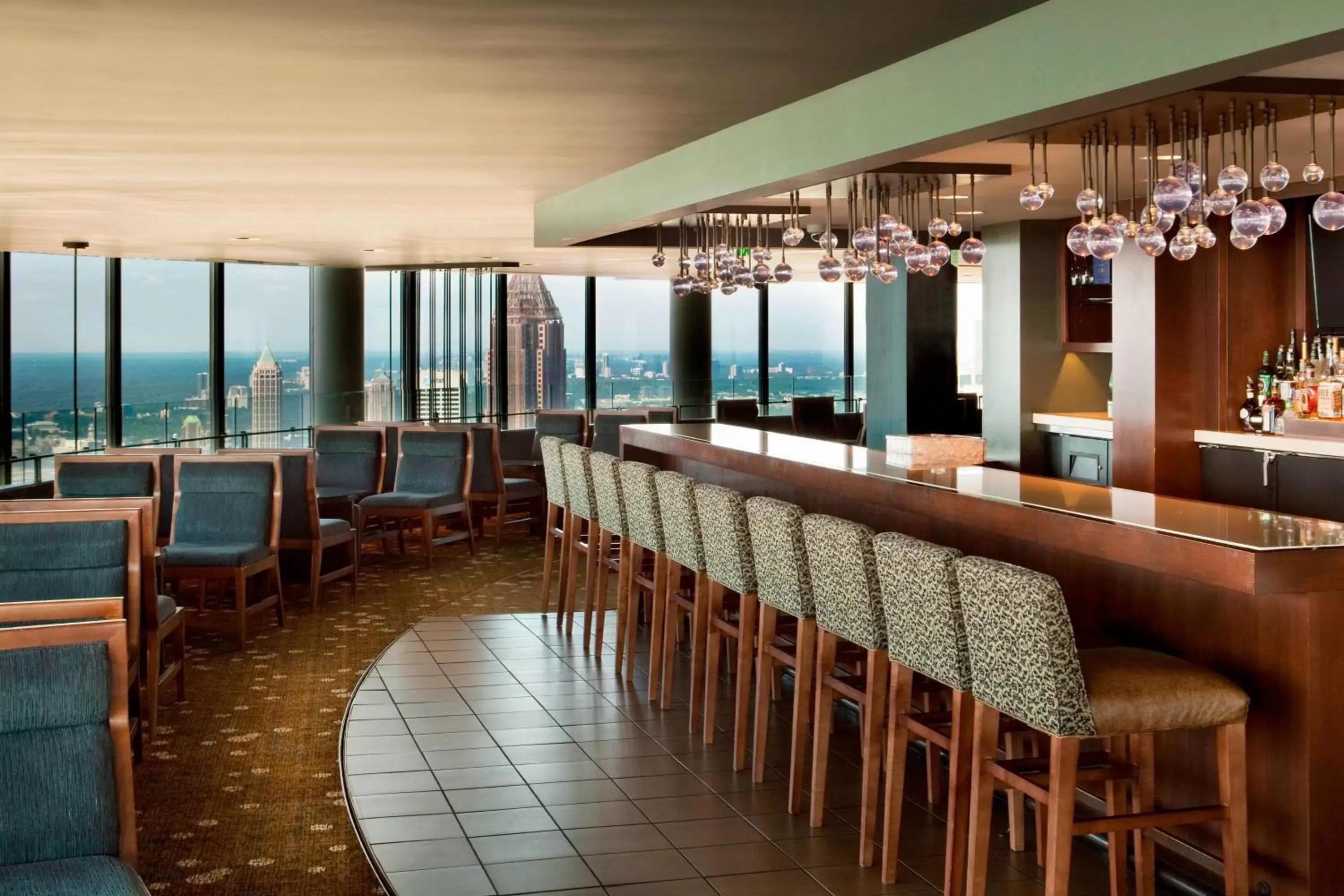 Restaurant/places to eat, Lounge/Bar in The Westin Peachtree Plaza, Atlanta