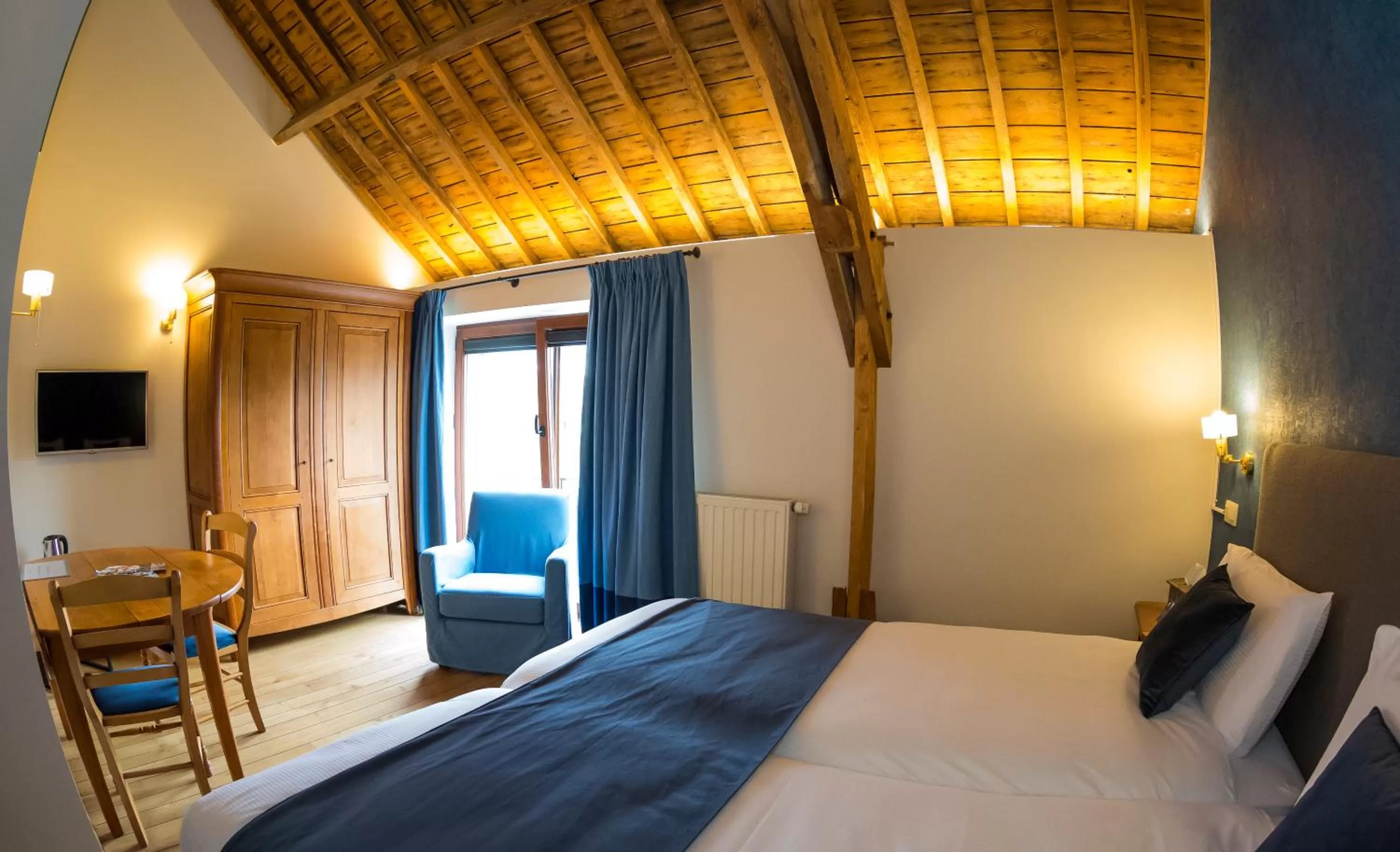 Photo of the whole room, Bed in B&B Ferme Château de Laneffe