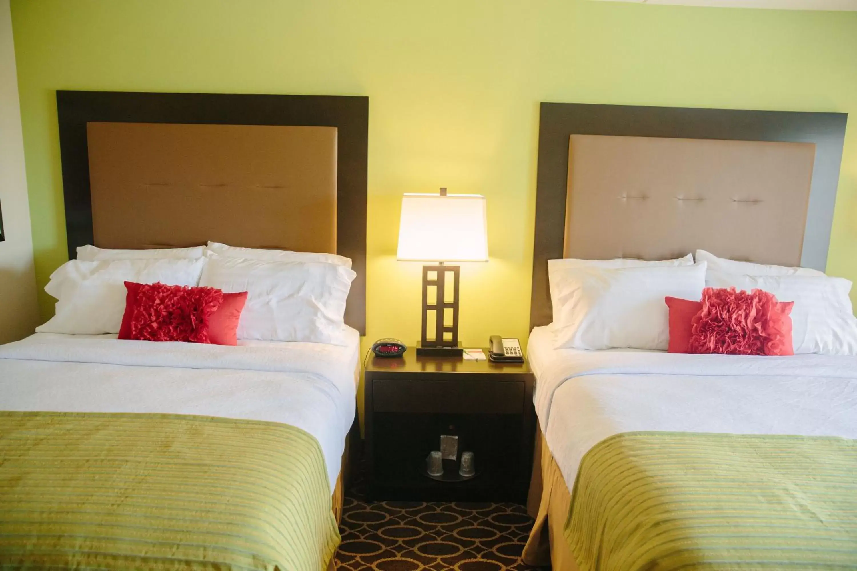 Photo of the whole room, Bed in Holiday Inn Murfreesboro/Nashville, an IHG Hotel