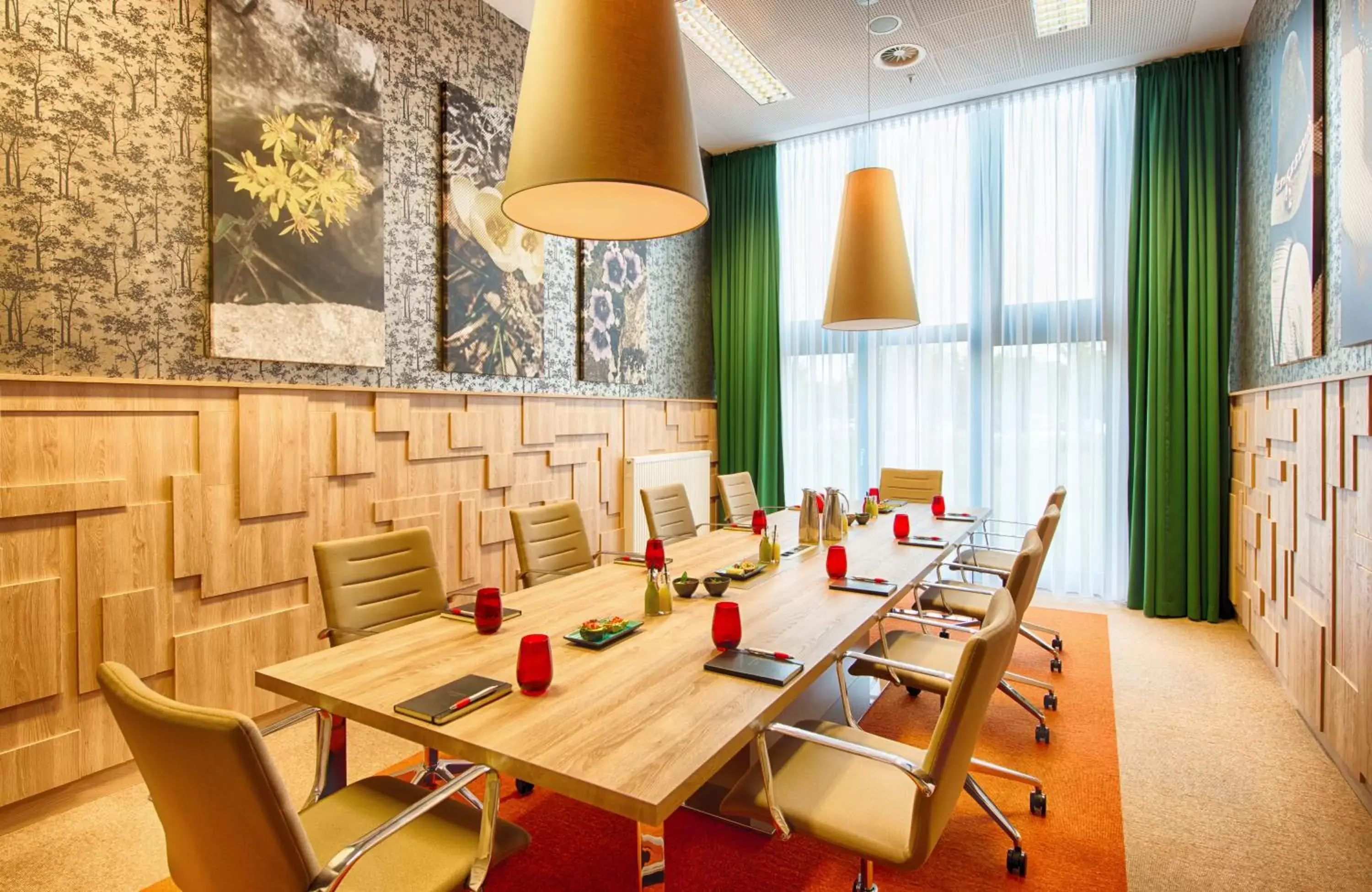 Meeting/conference room in Leonardo Royal Hotel Munich