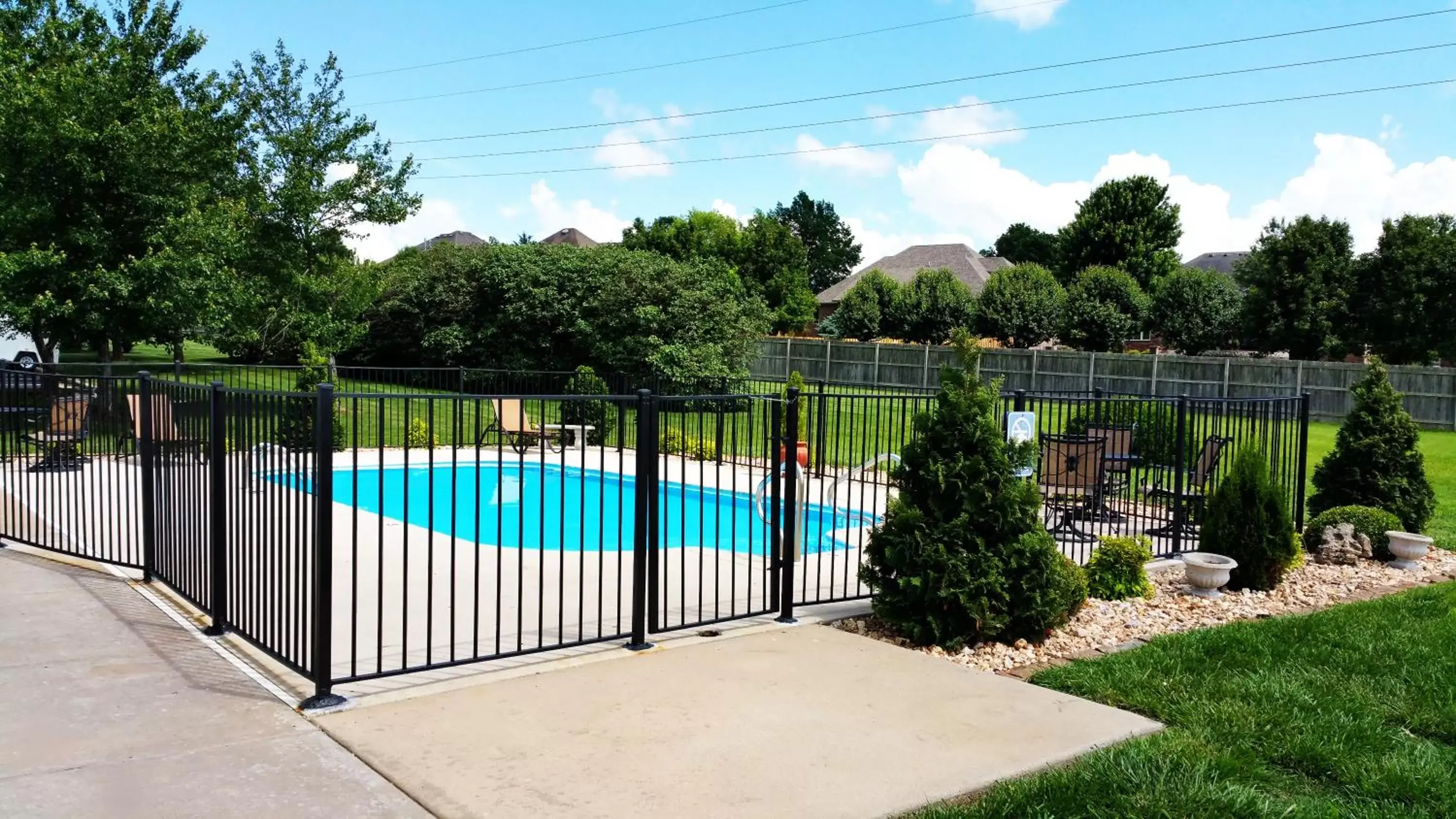 Day, Swimming Pool in Days Inn by Wyndham Battlefield Rd/Hwy 65