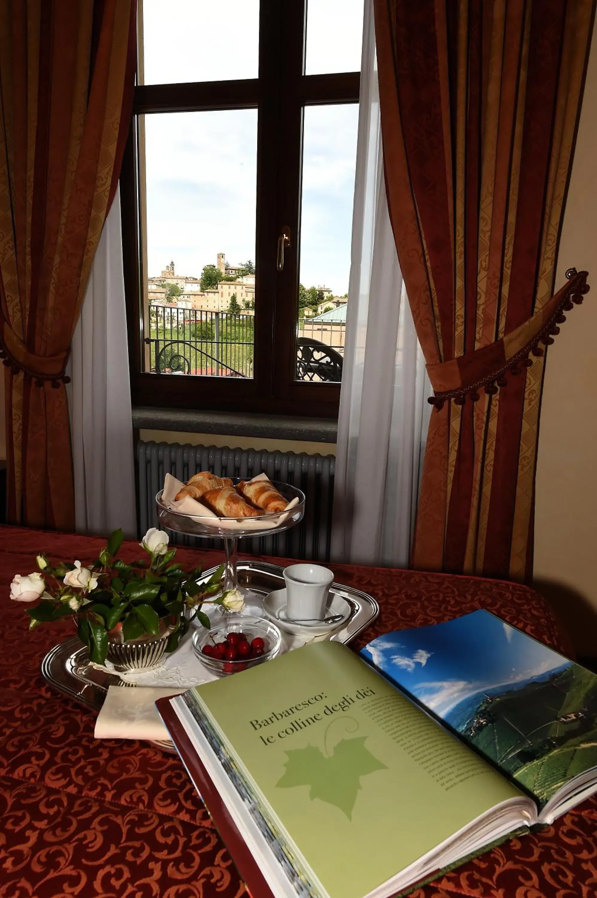 Decorative detail, Coffee/Tea Facilities in Hotel Villa Lauri