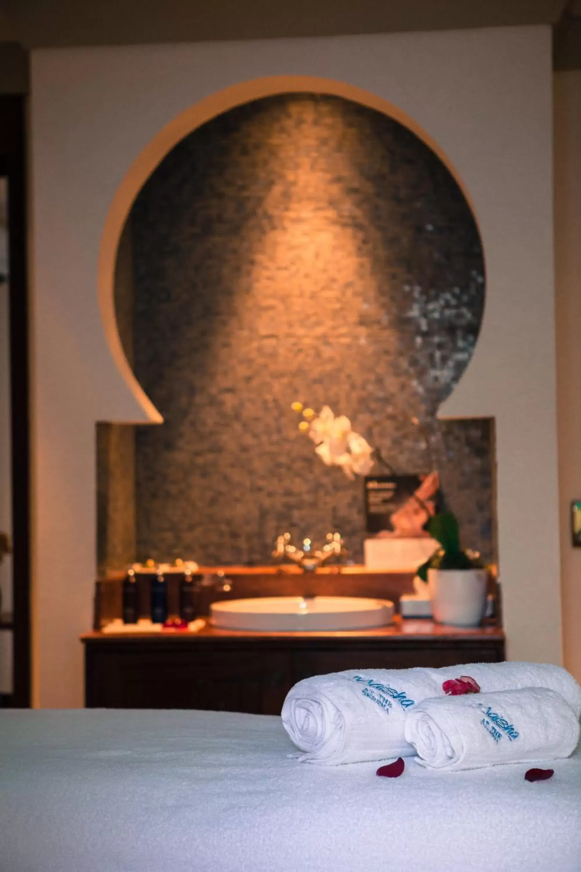 Massage, Bed in Polana Serena Hotel
