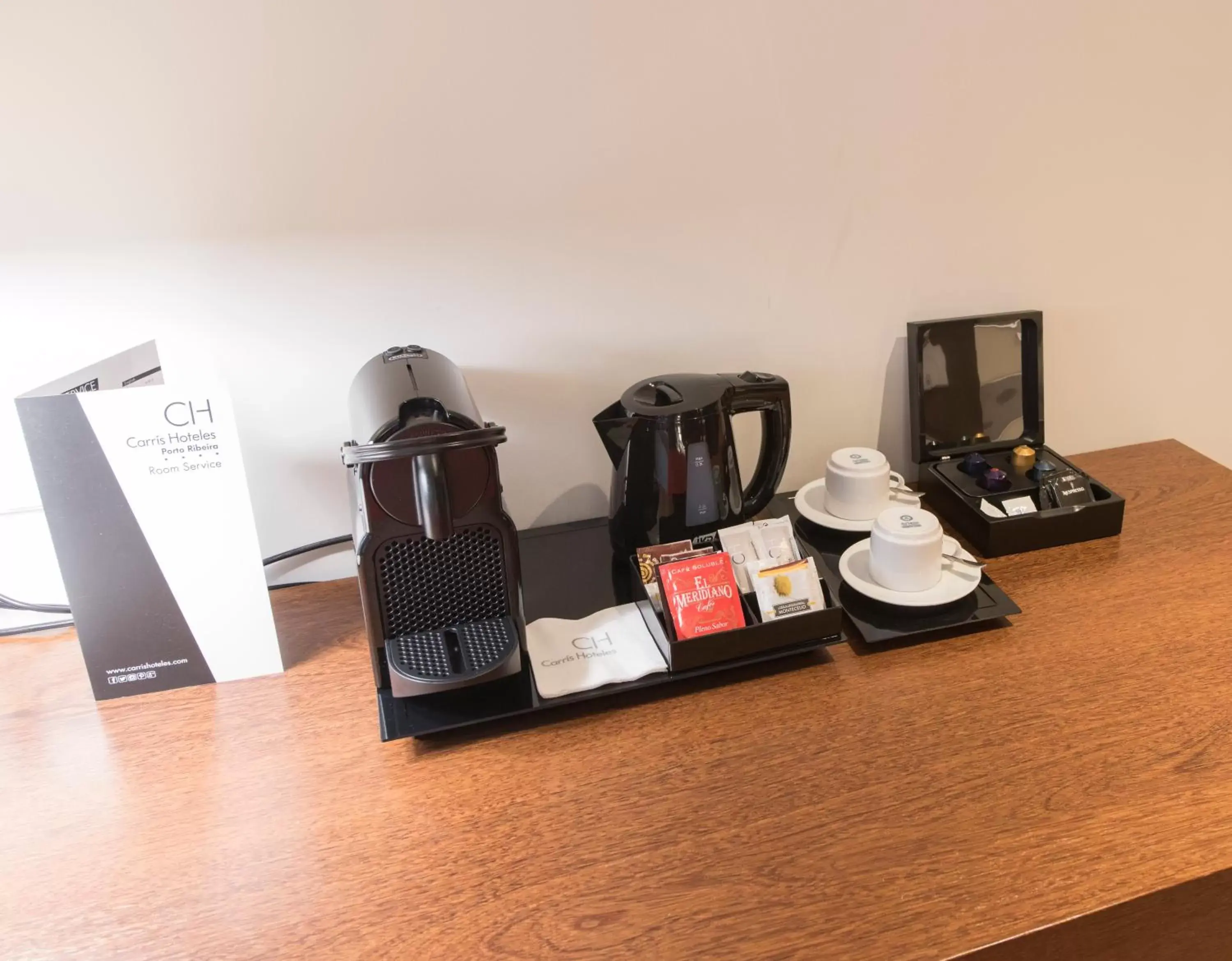 Coffee/tea facilities in Hotel Carris Porto Ribeira