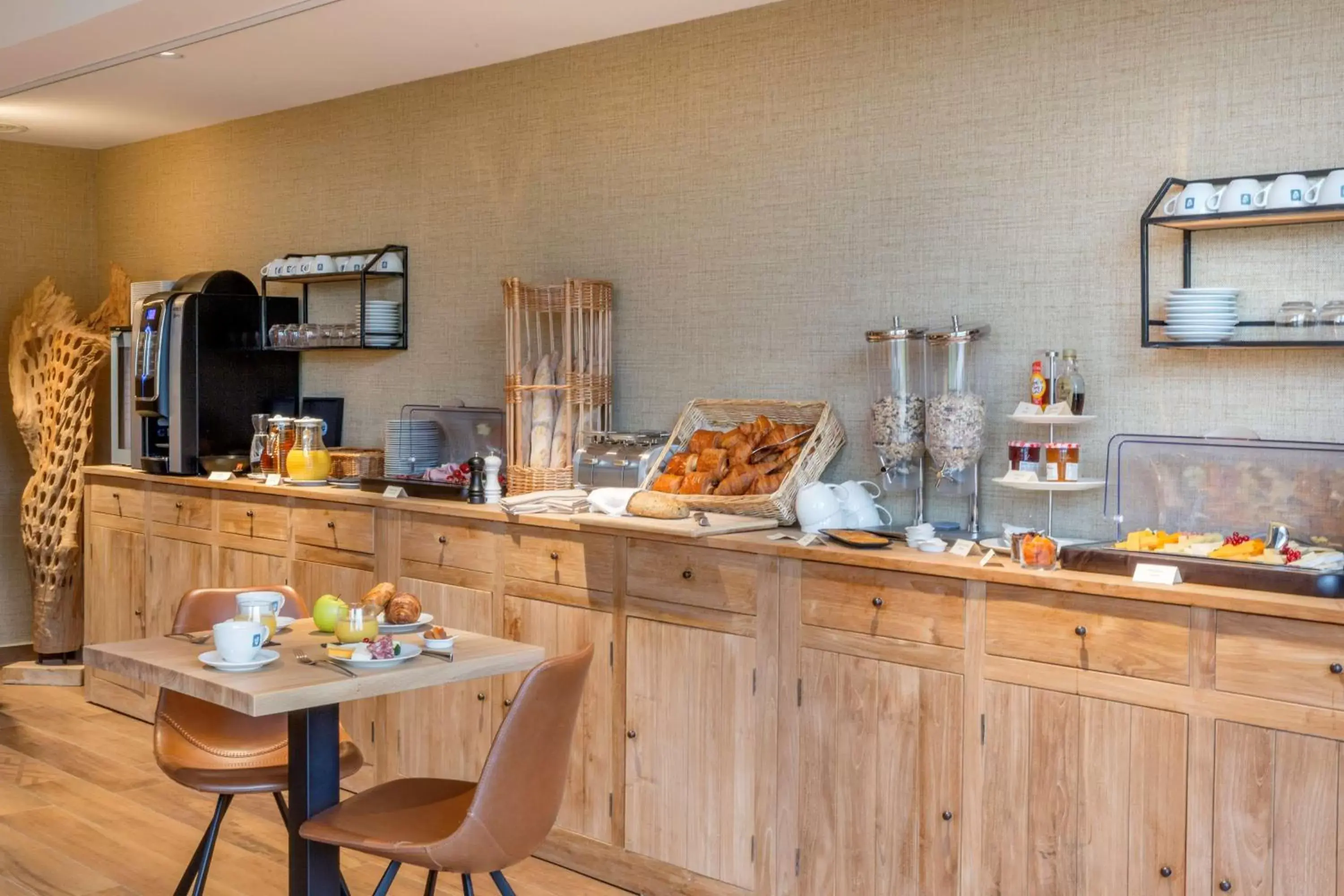 Restaurant/places to eat in Best Western L'Aquarium Arras Nord Restaurant/places to eat in Best Western L'Aquarium Arras Nord