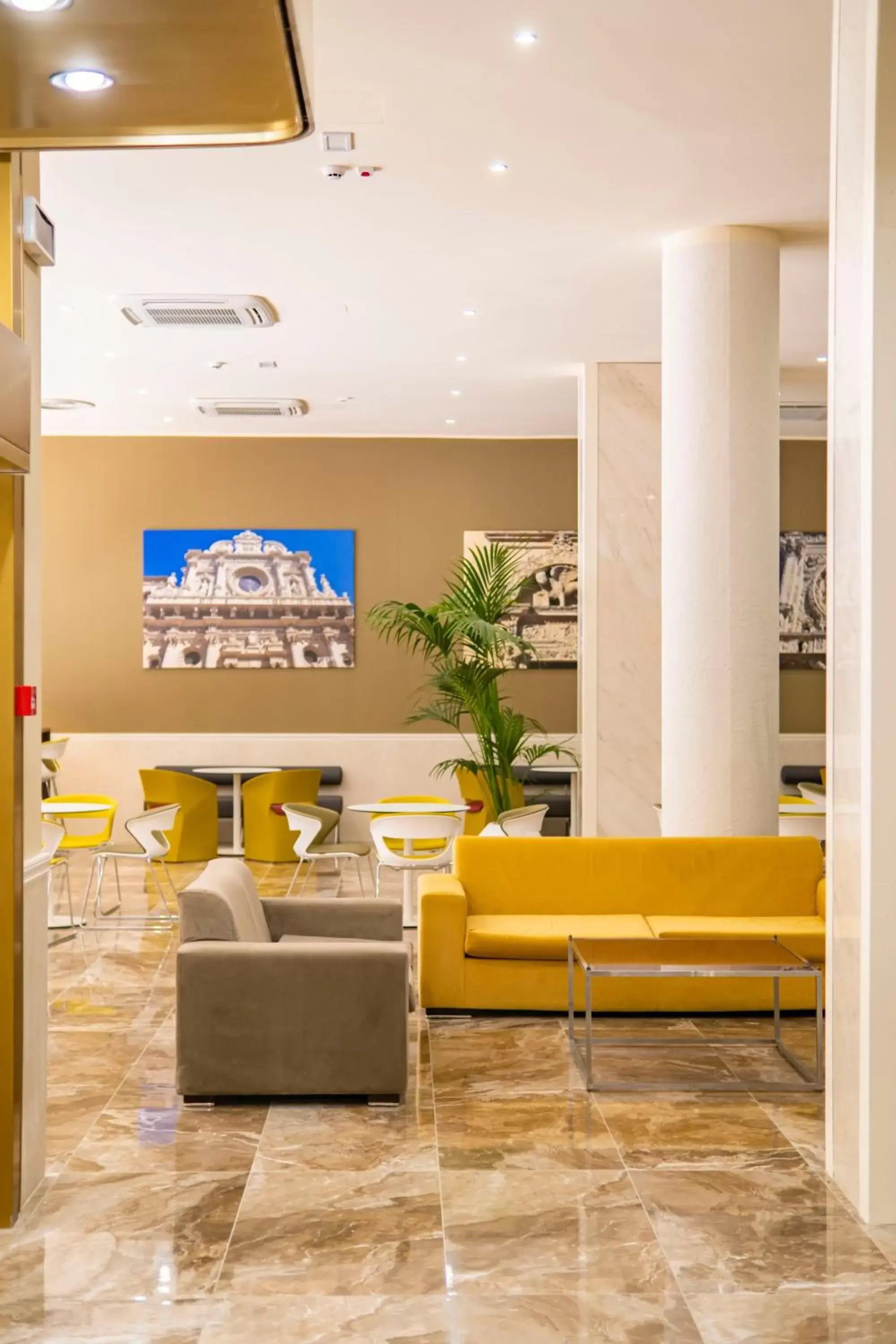 Lobby/Reception in Mercure Hotel President Lecce