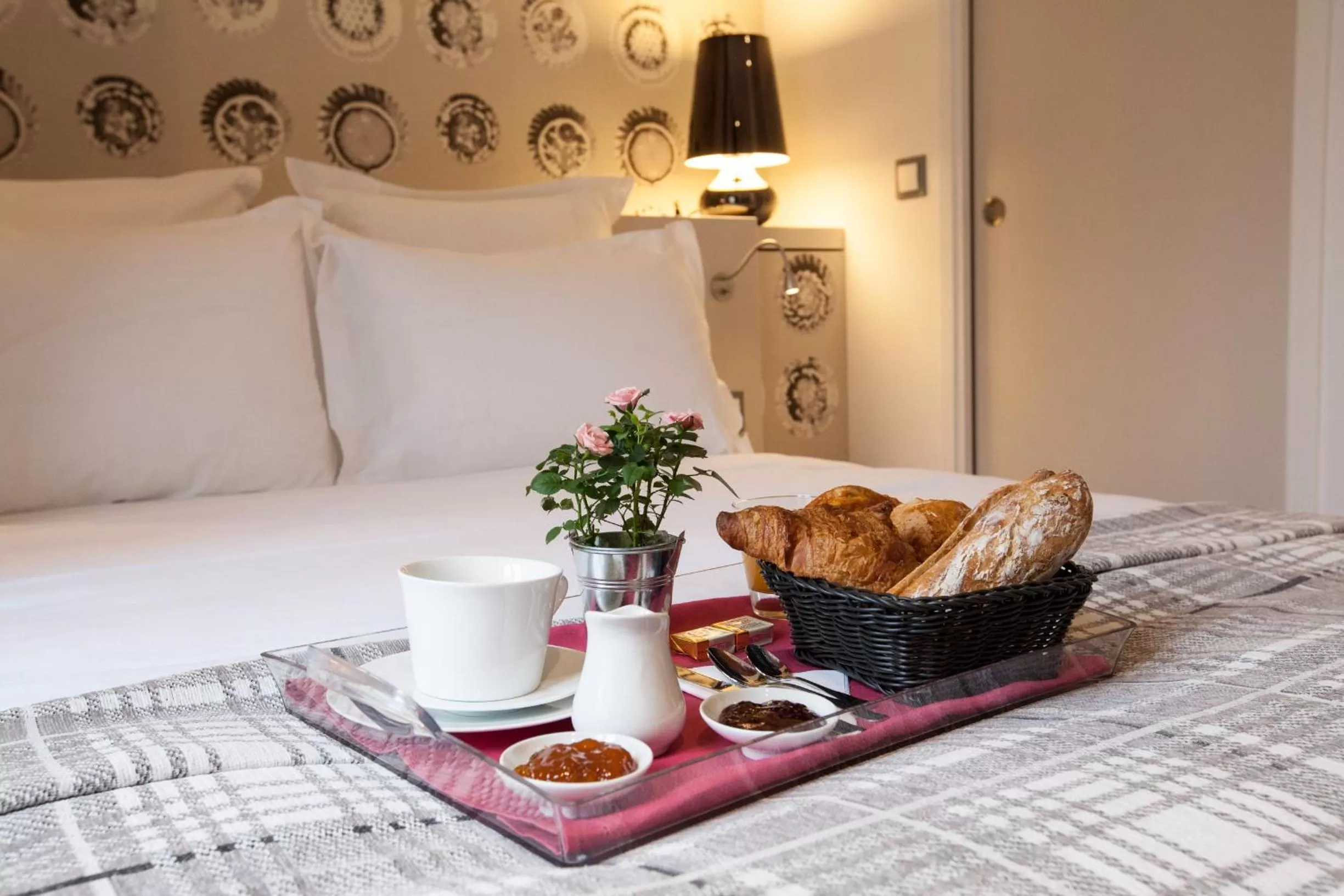 Bedroom, Bed in Le Mireille