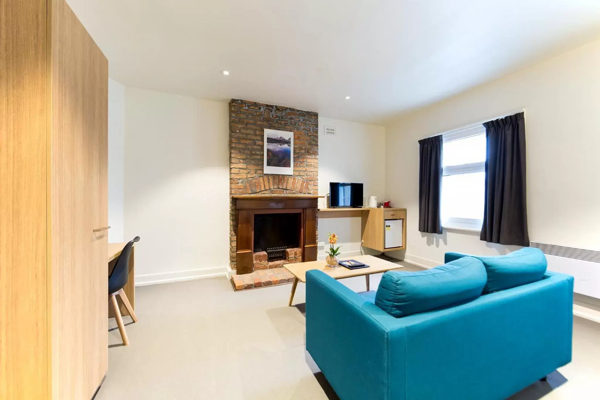 Living room, Seating Area in Customs House Hotel