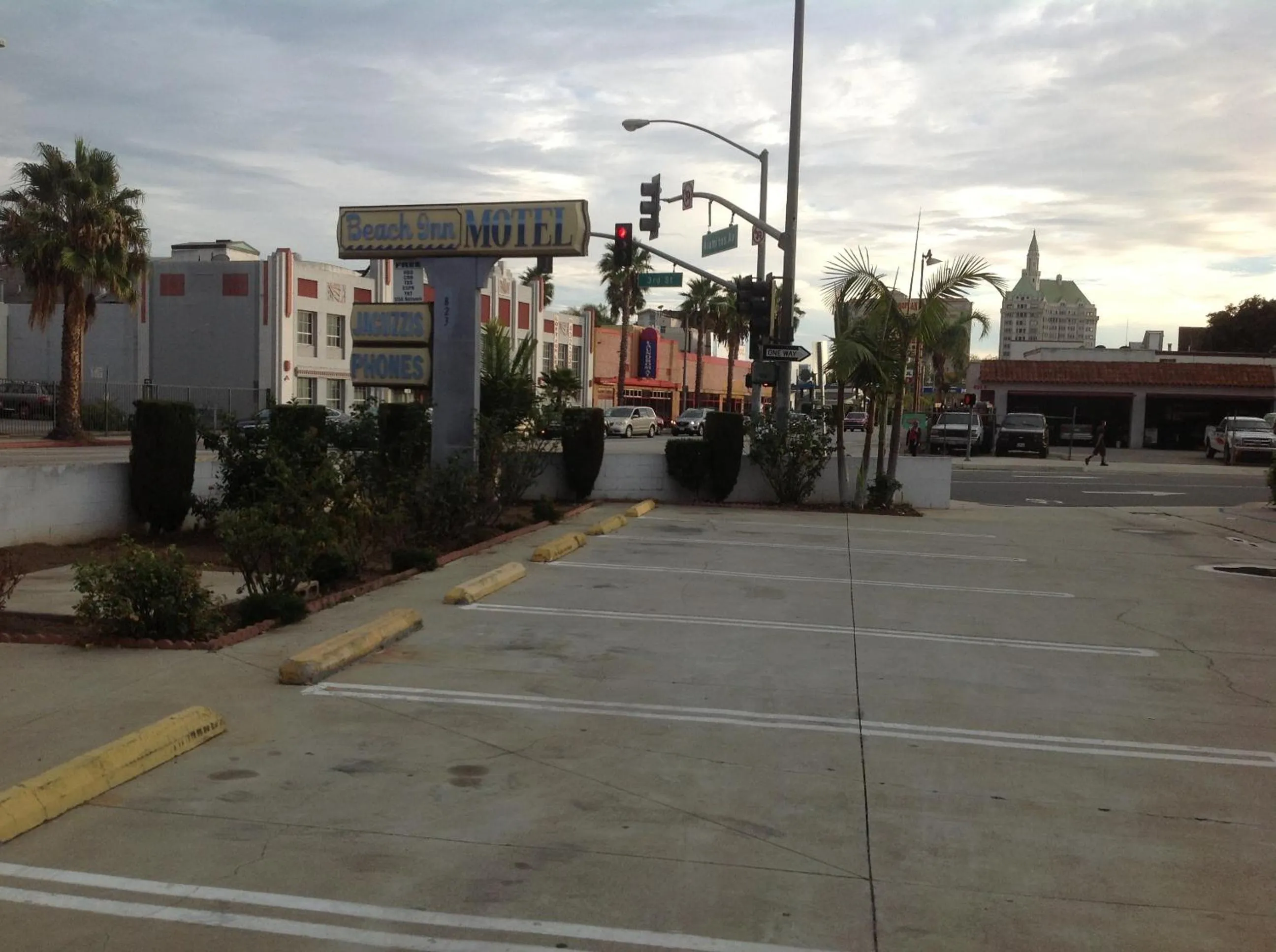 Property logo or sign in Beach Inn
