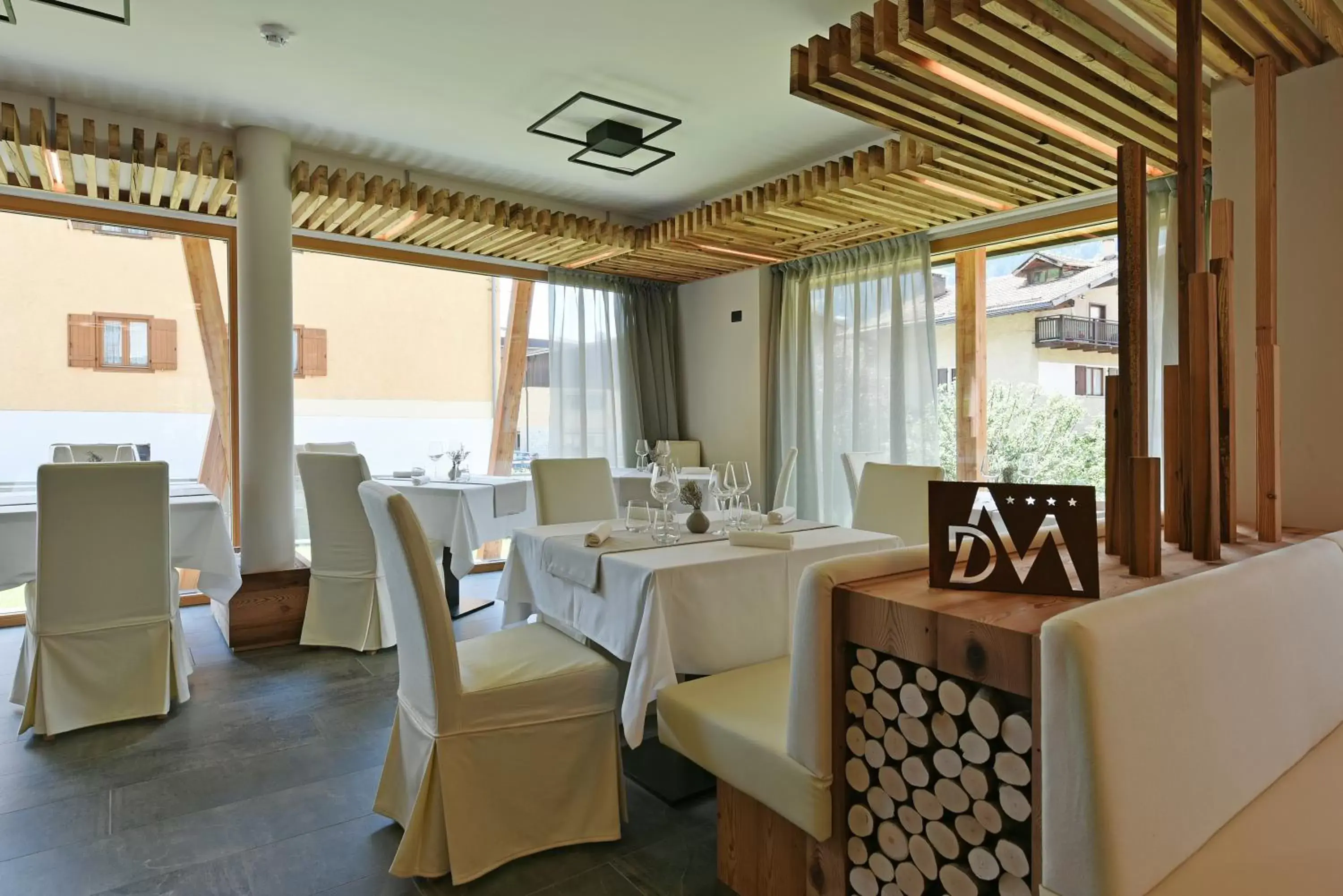 Restaurant/Places to Eat in Dolomeet Boutique Hotel