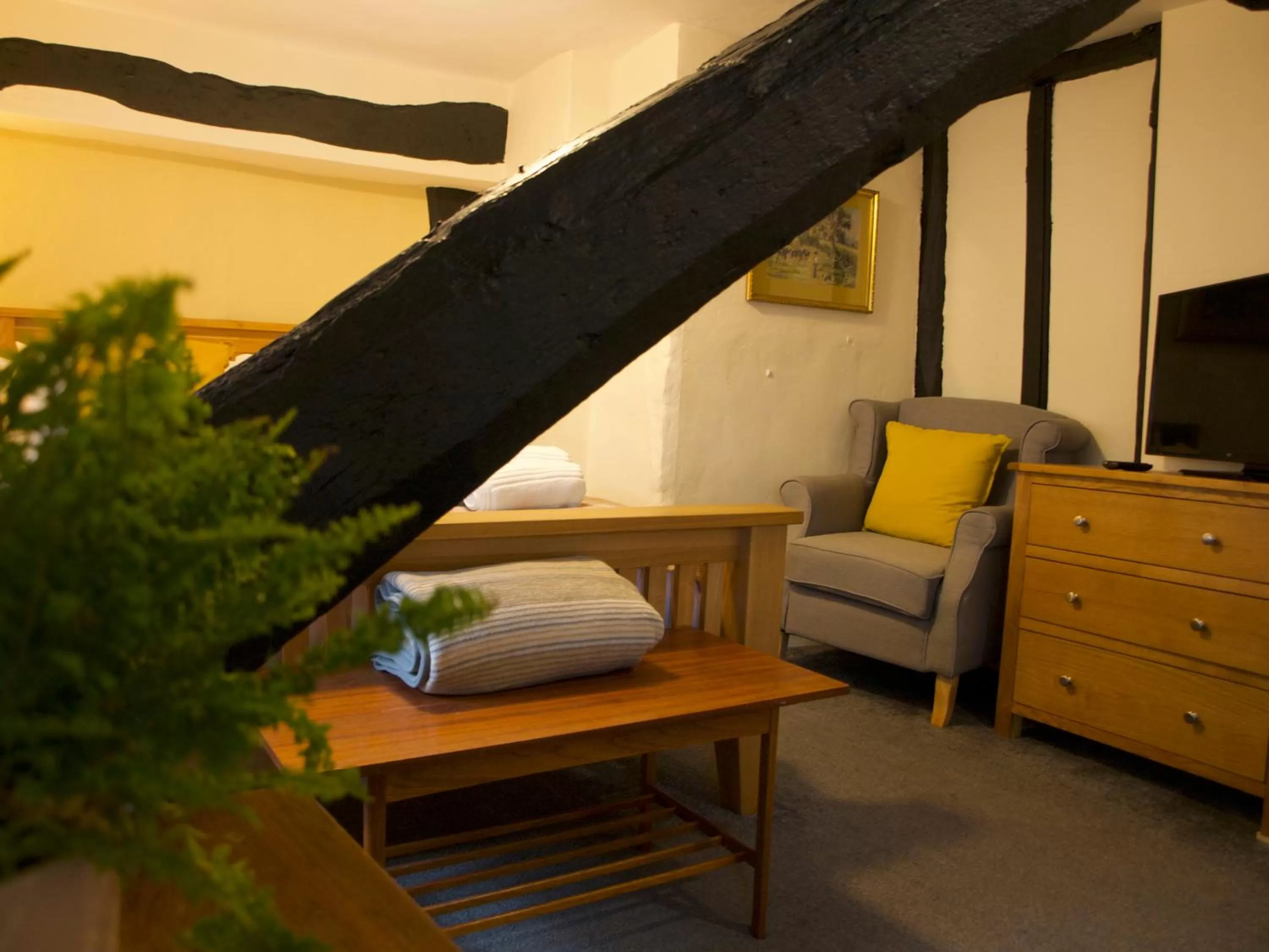 Bed in Painters at the Angel