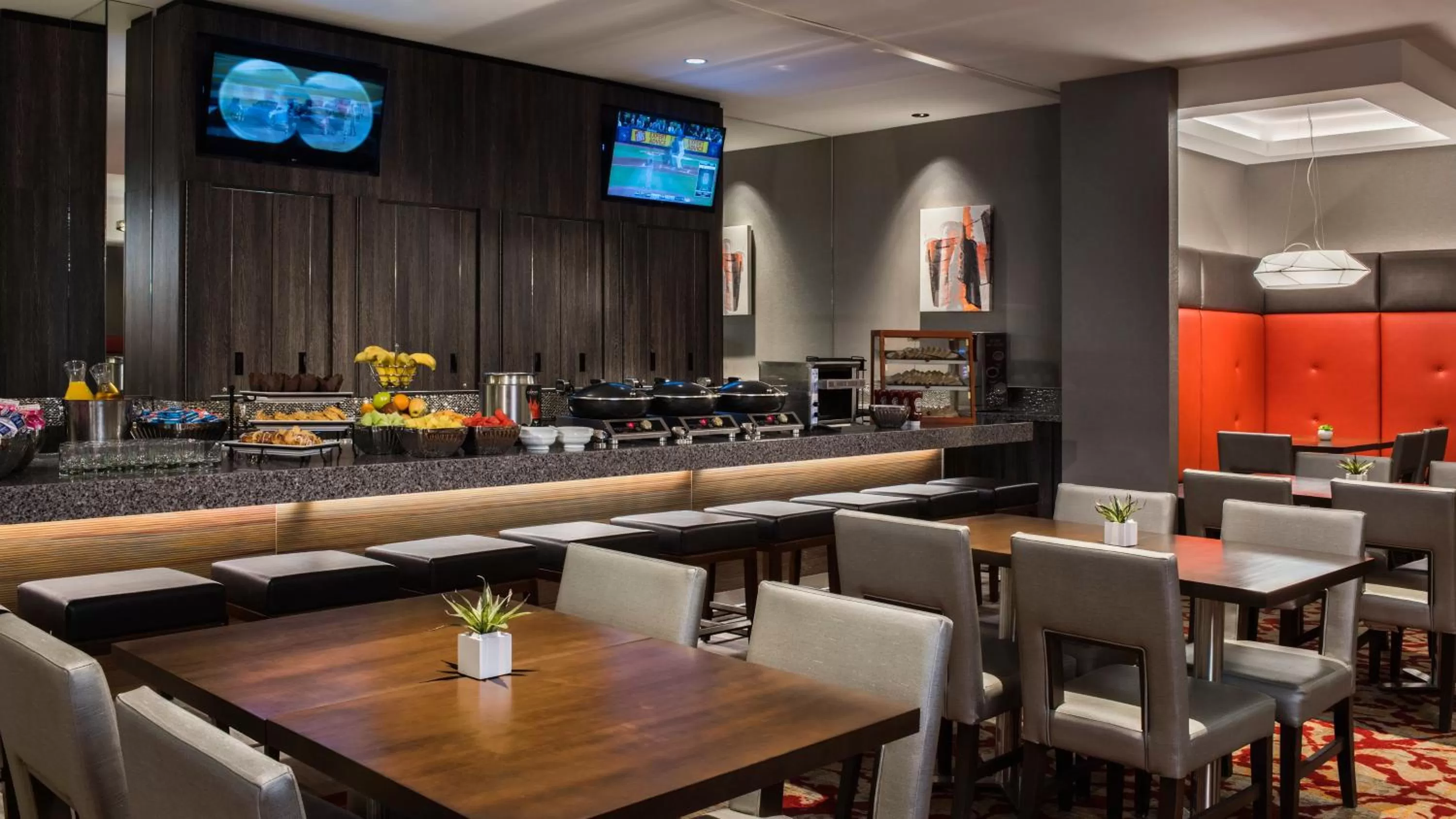 Breakfast in Holiday Inn Winnipeg-South by IHG