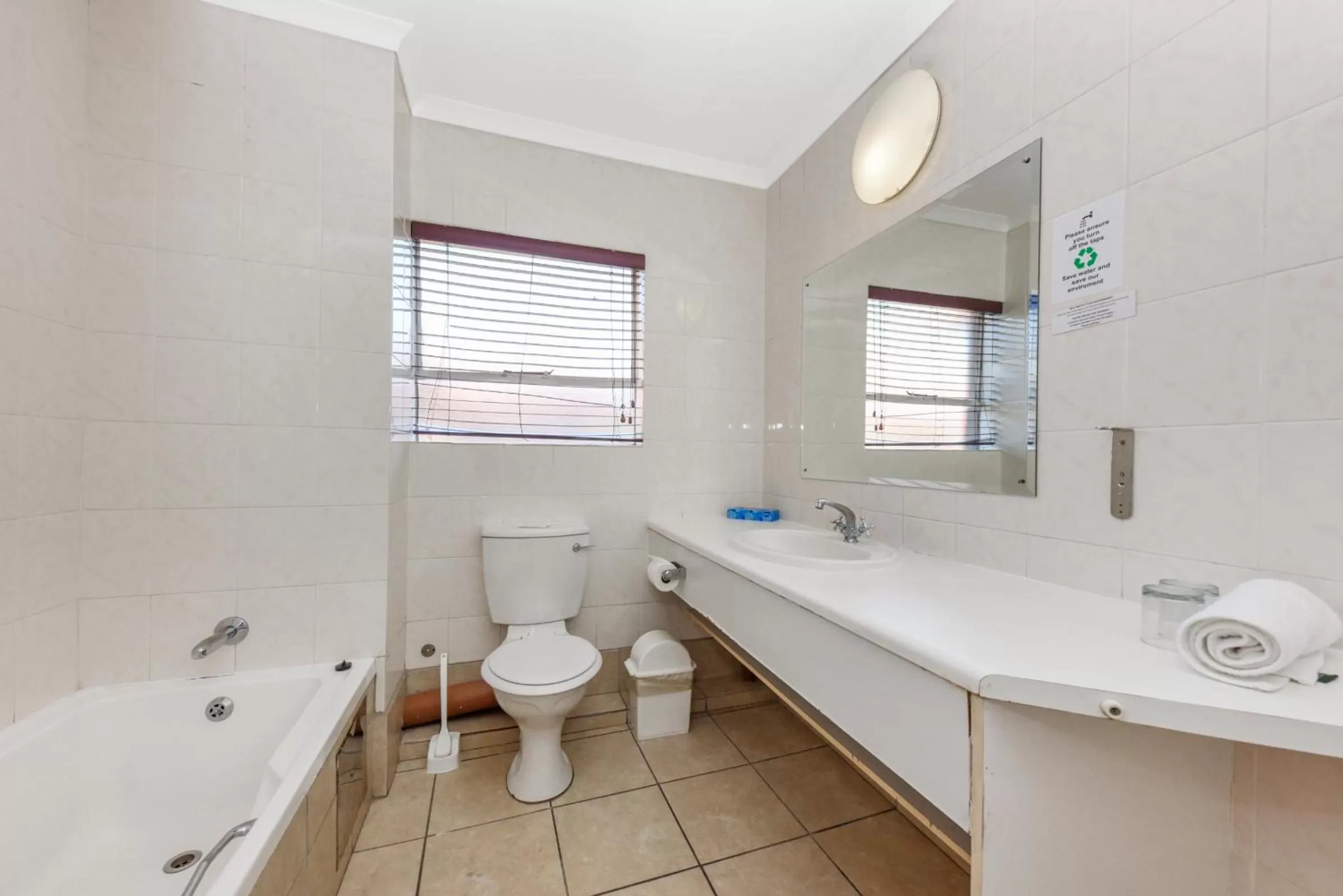 Toilet in Mercure Hotel Nelspruit