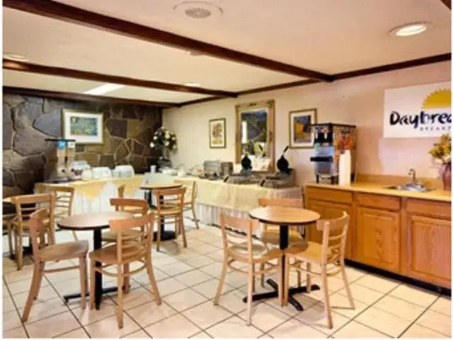 Breakfast, Restaurant/Places to Eat in Ramadaby Wyndham Pittsburgh-New Stanton