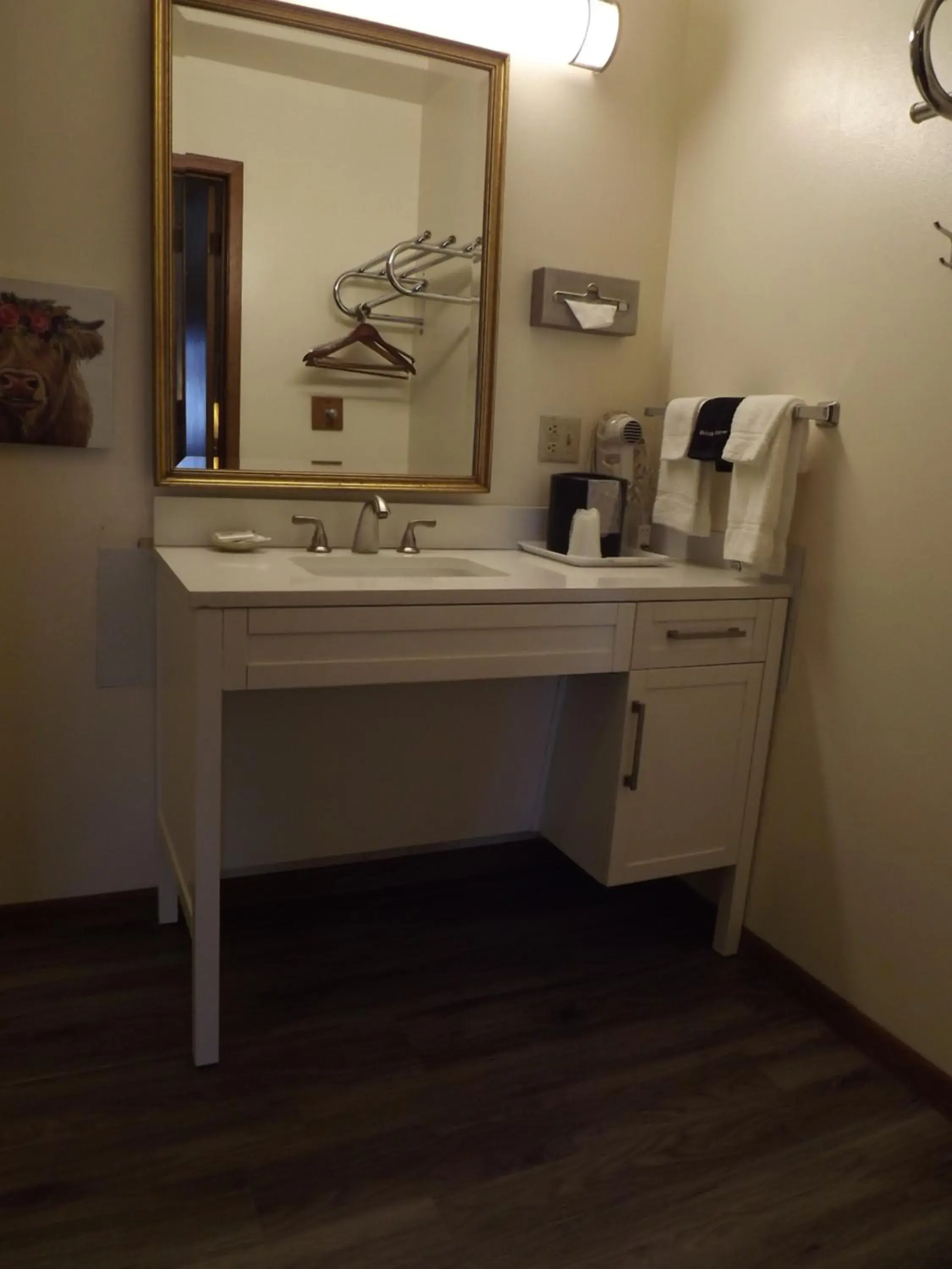 acessibility, Bathroom in Crest Country Inn