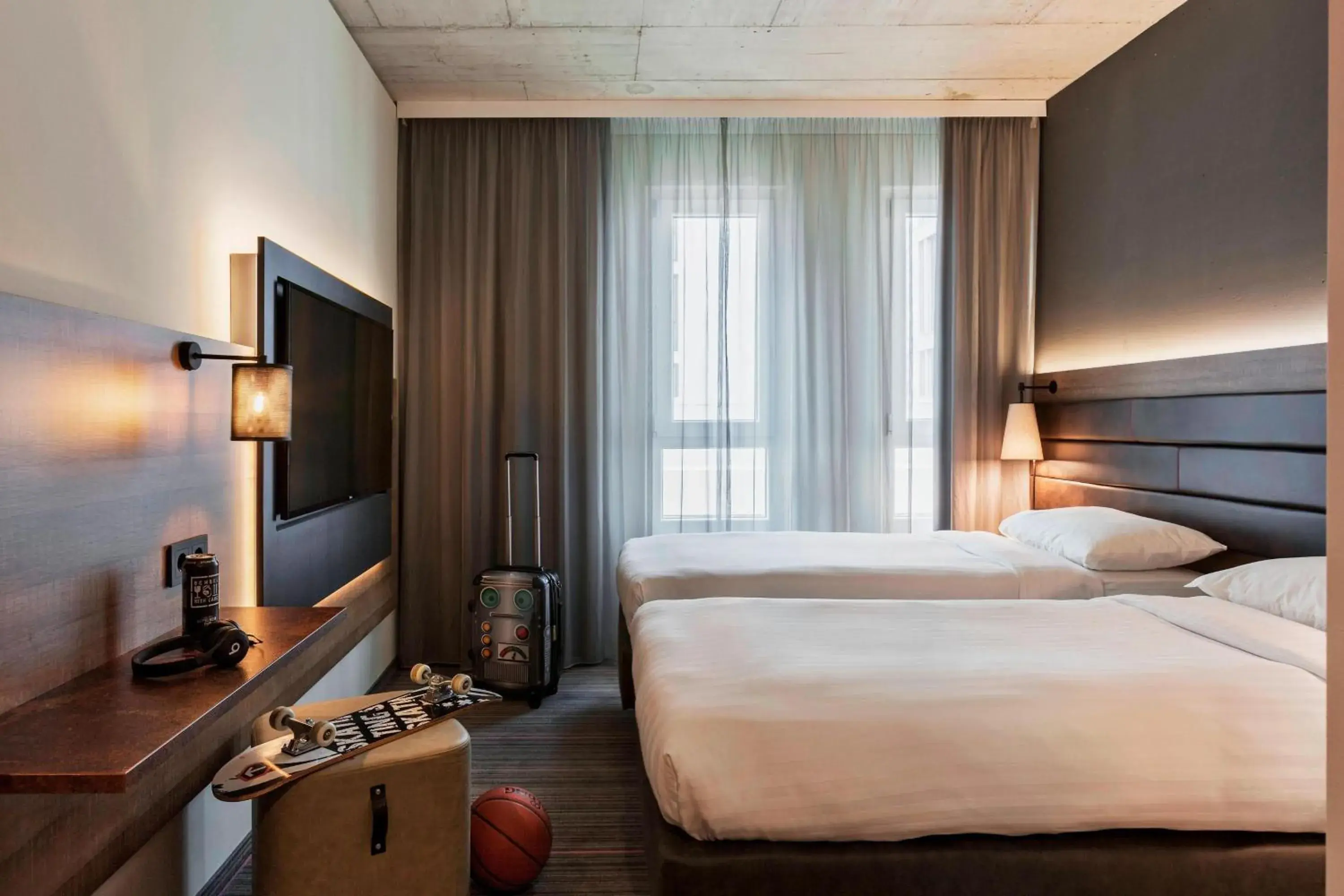 Photo of the whole room, Bed in MOXY Frankfurt East