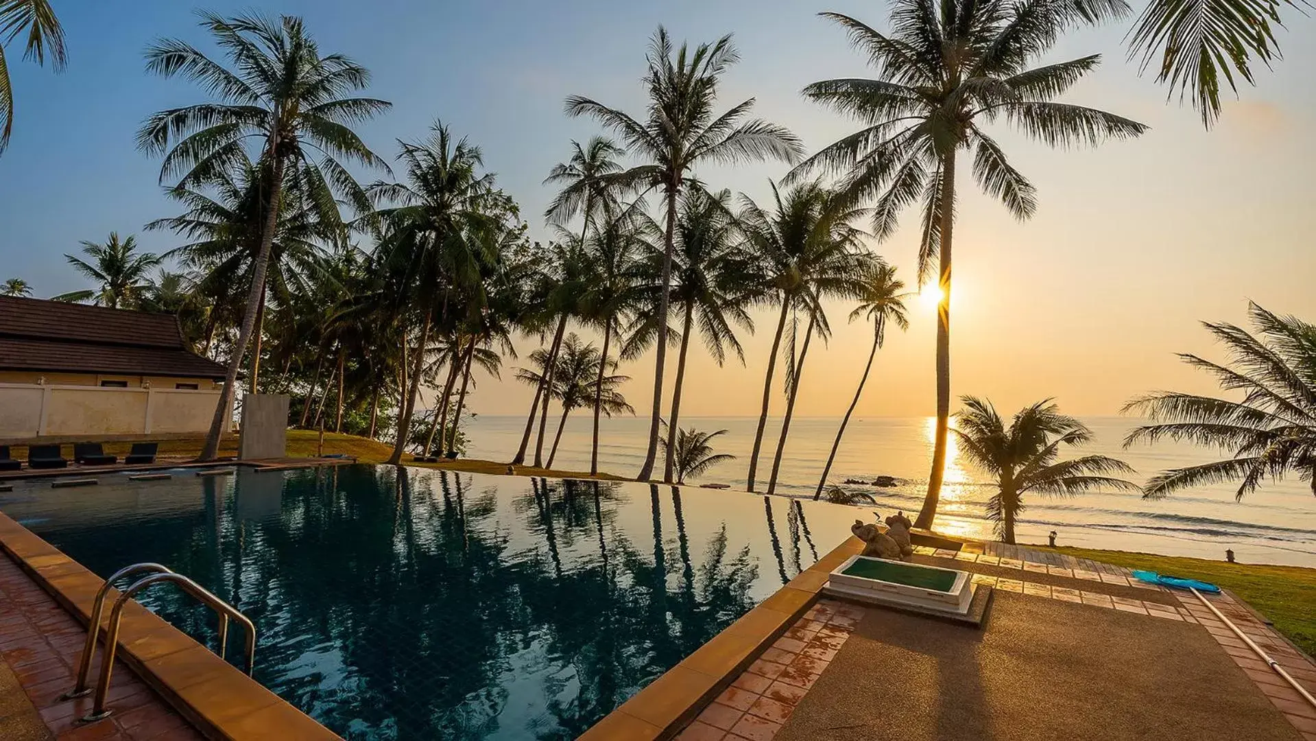 Pool view in Ban Saithong Beach Resort