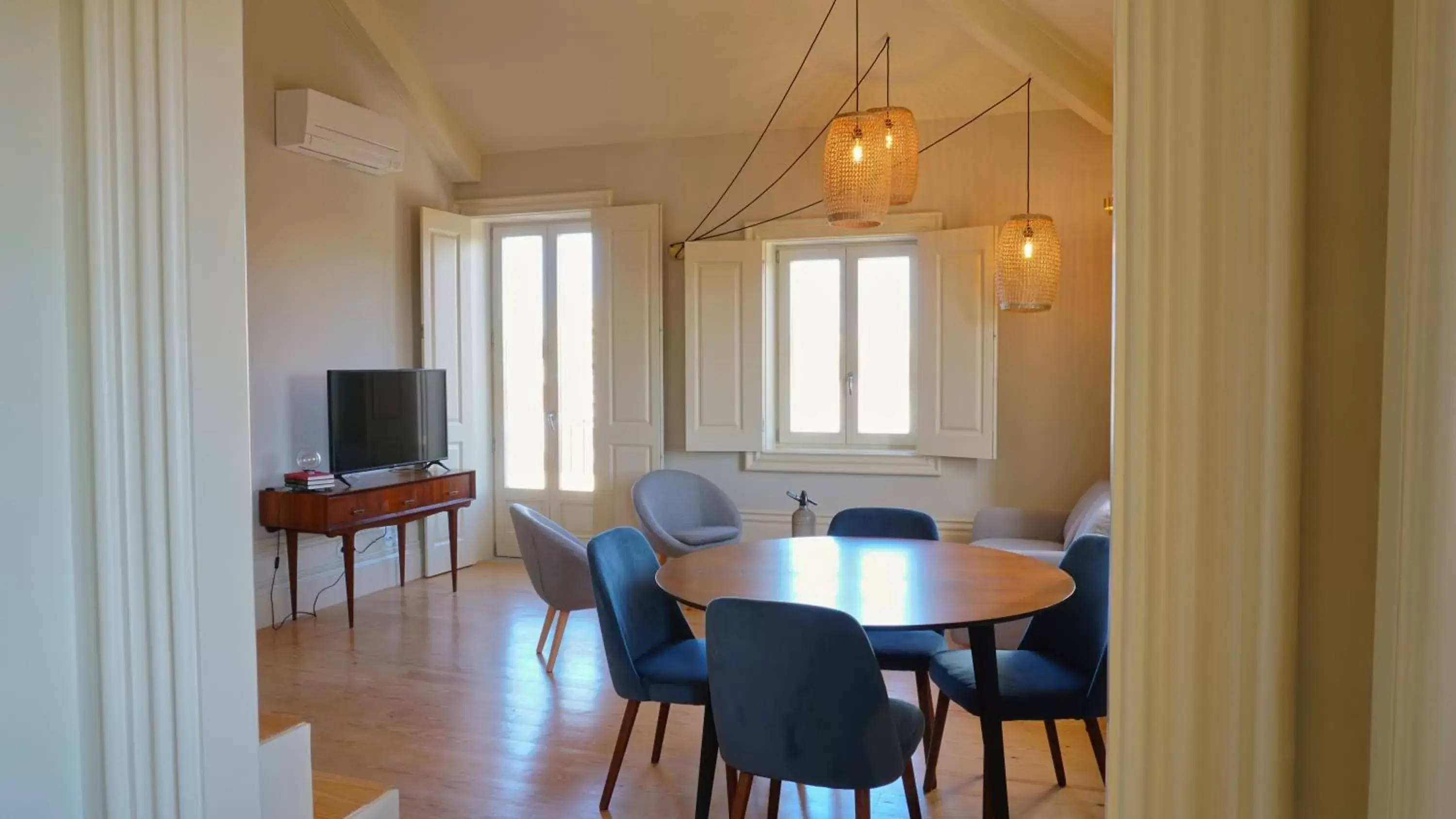 Living room, Dining Area in Aparthotel Oporto Palace