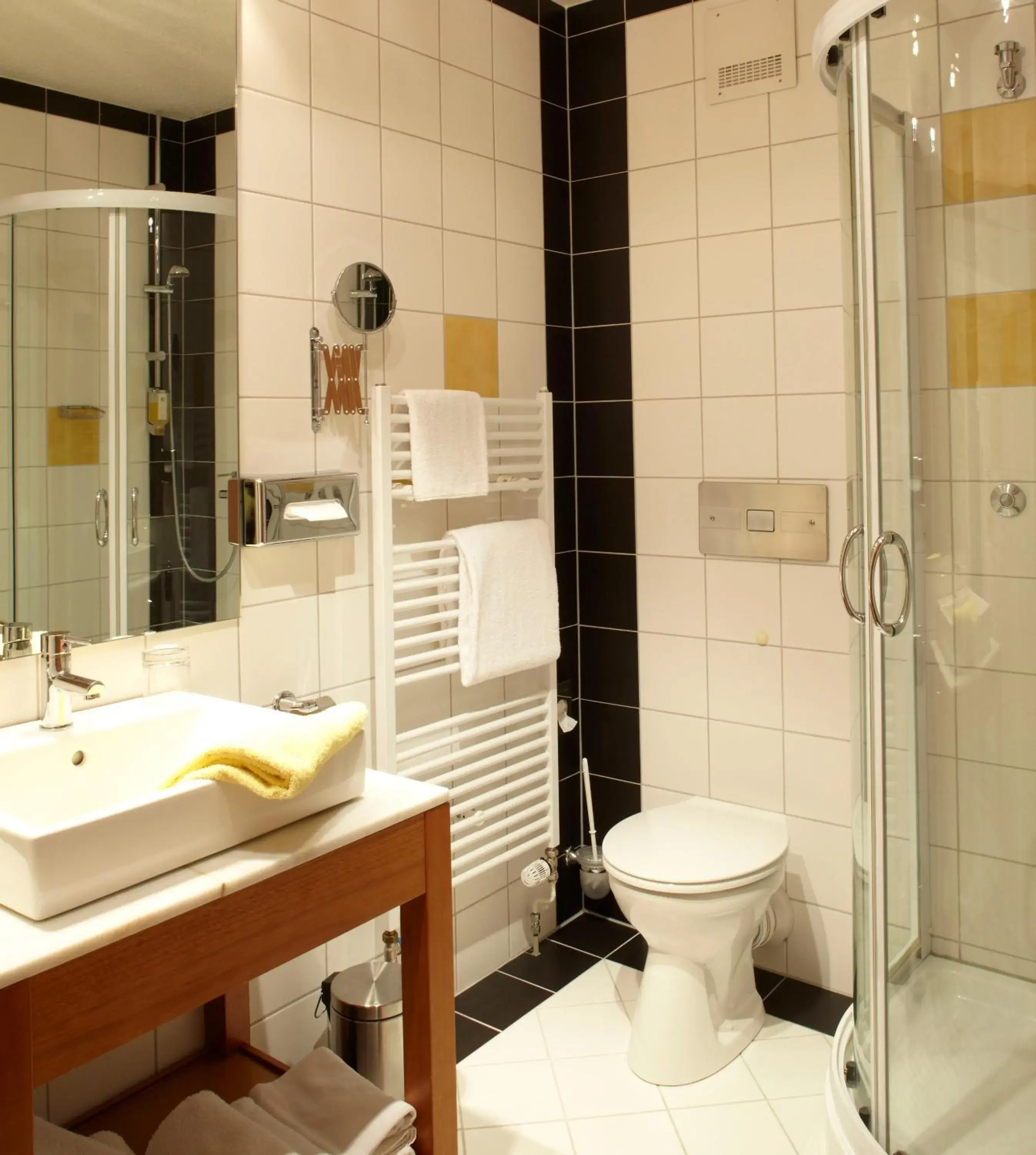 Decorative detail, Bathroom in Best Western Hotel Ambassador