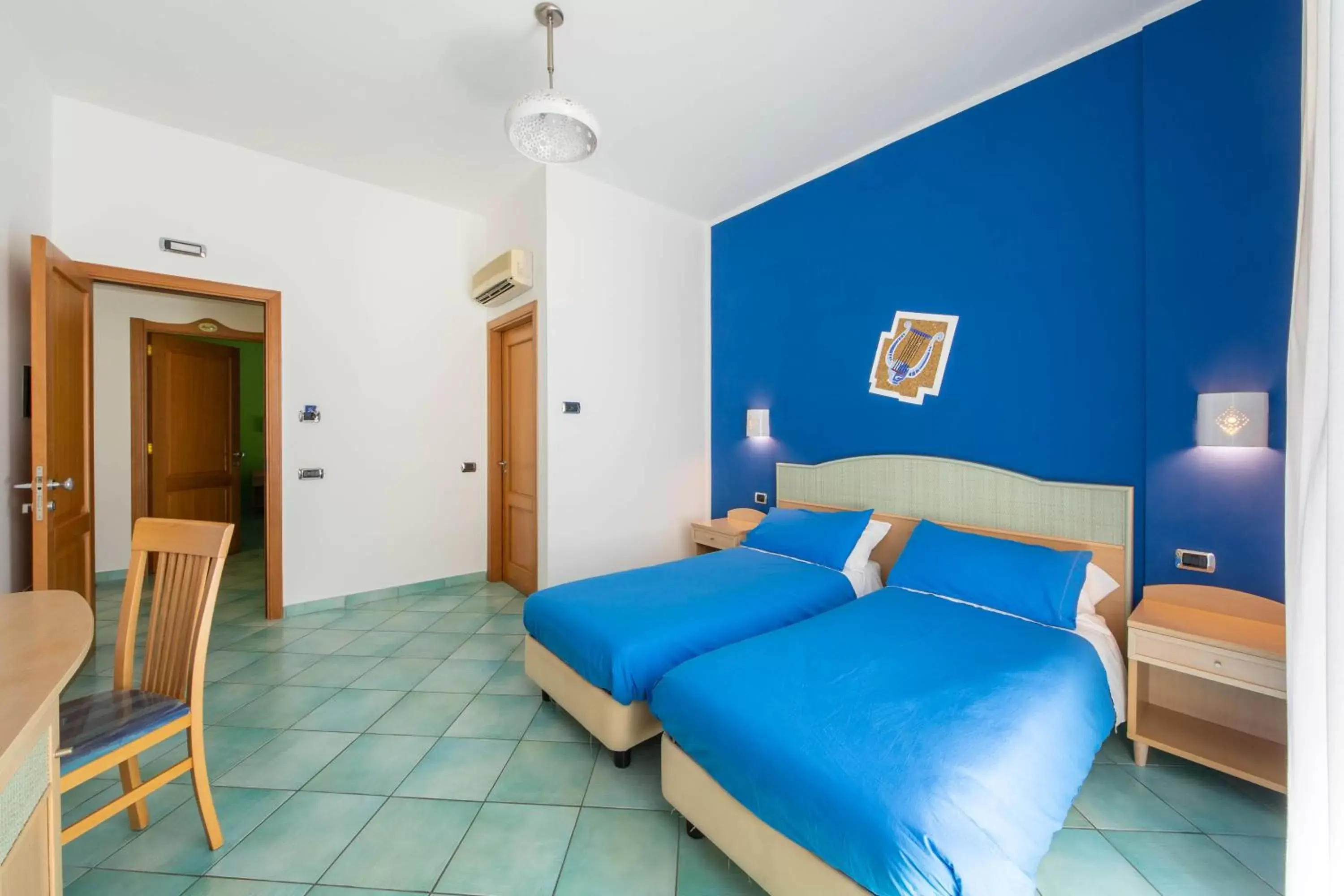Photo of the whole room, Bed in La Casa Delle Stelle