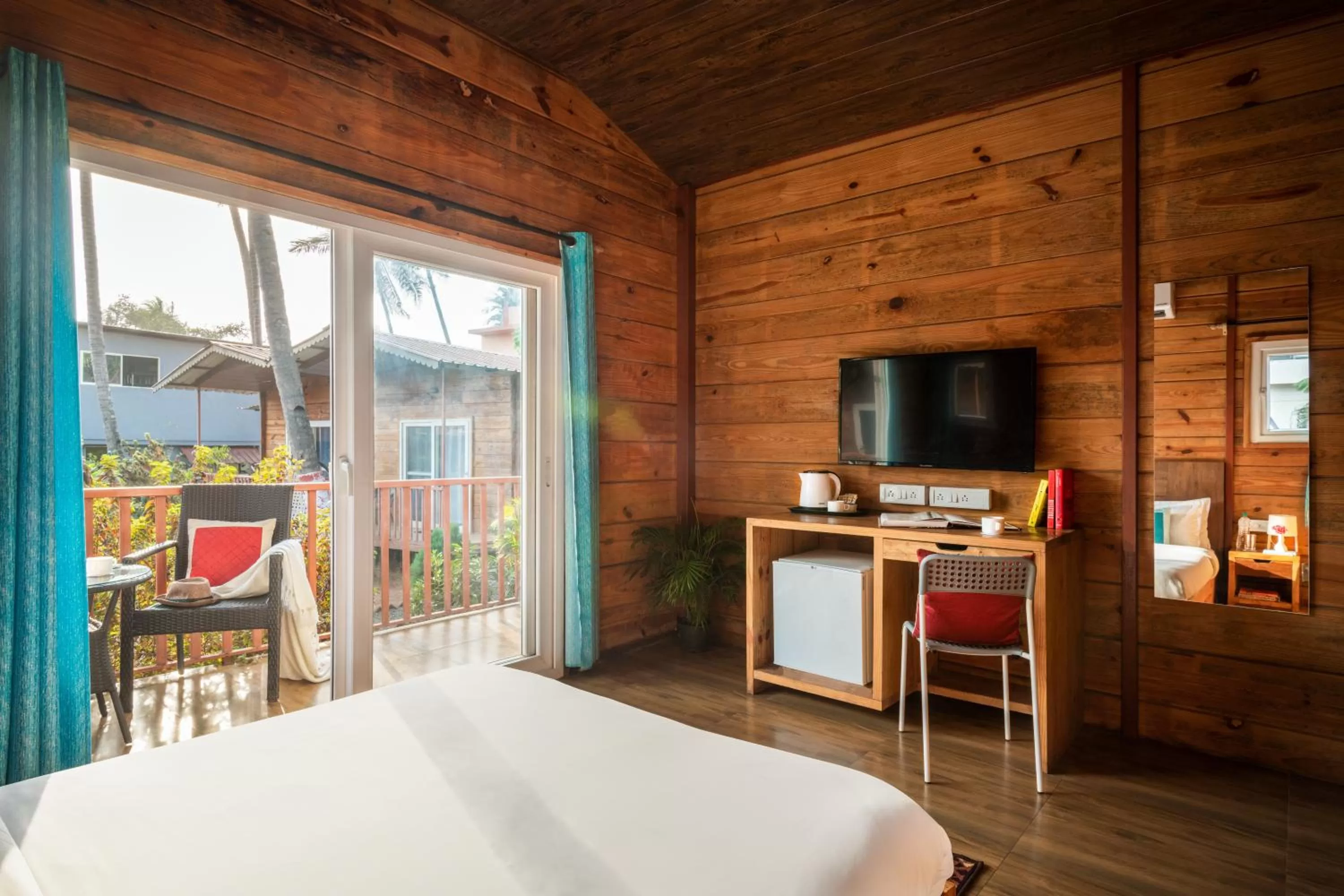 TV and multimedia in Mariners Bay Beach Resort