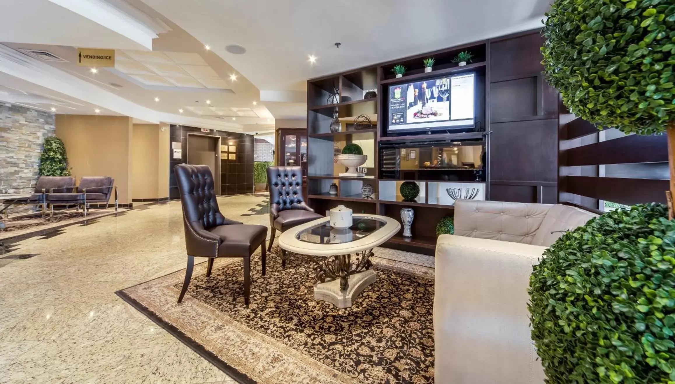 Lobby or reception in Monte Carlo Inn Airport Suites