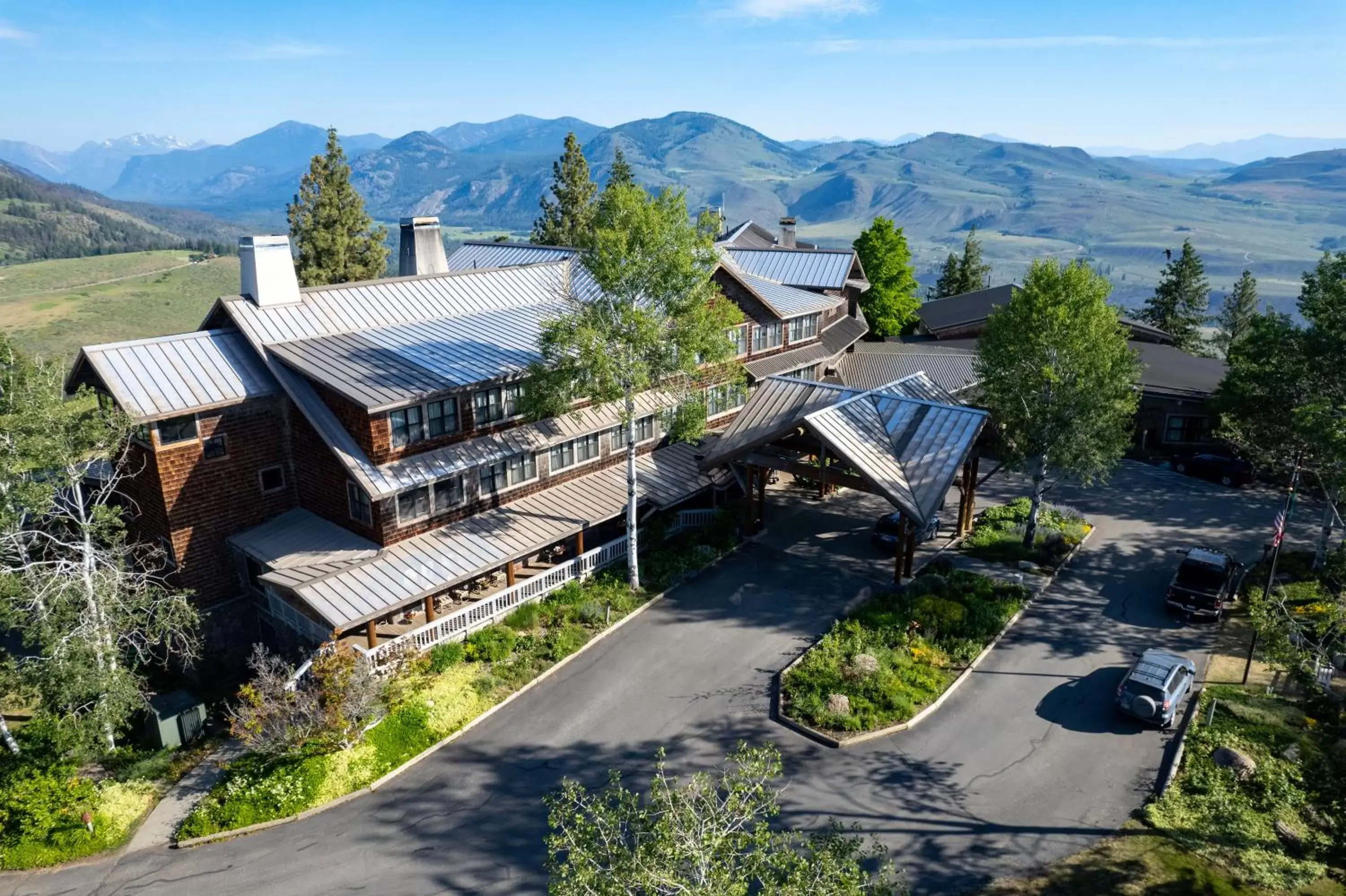 Property building, Bird's-eye View in Sun Mountain Lodge