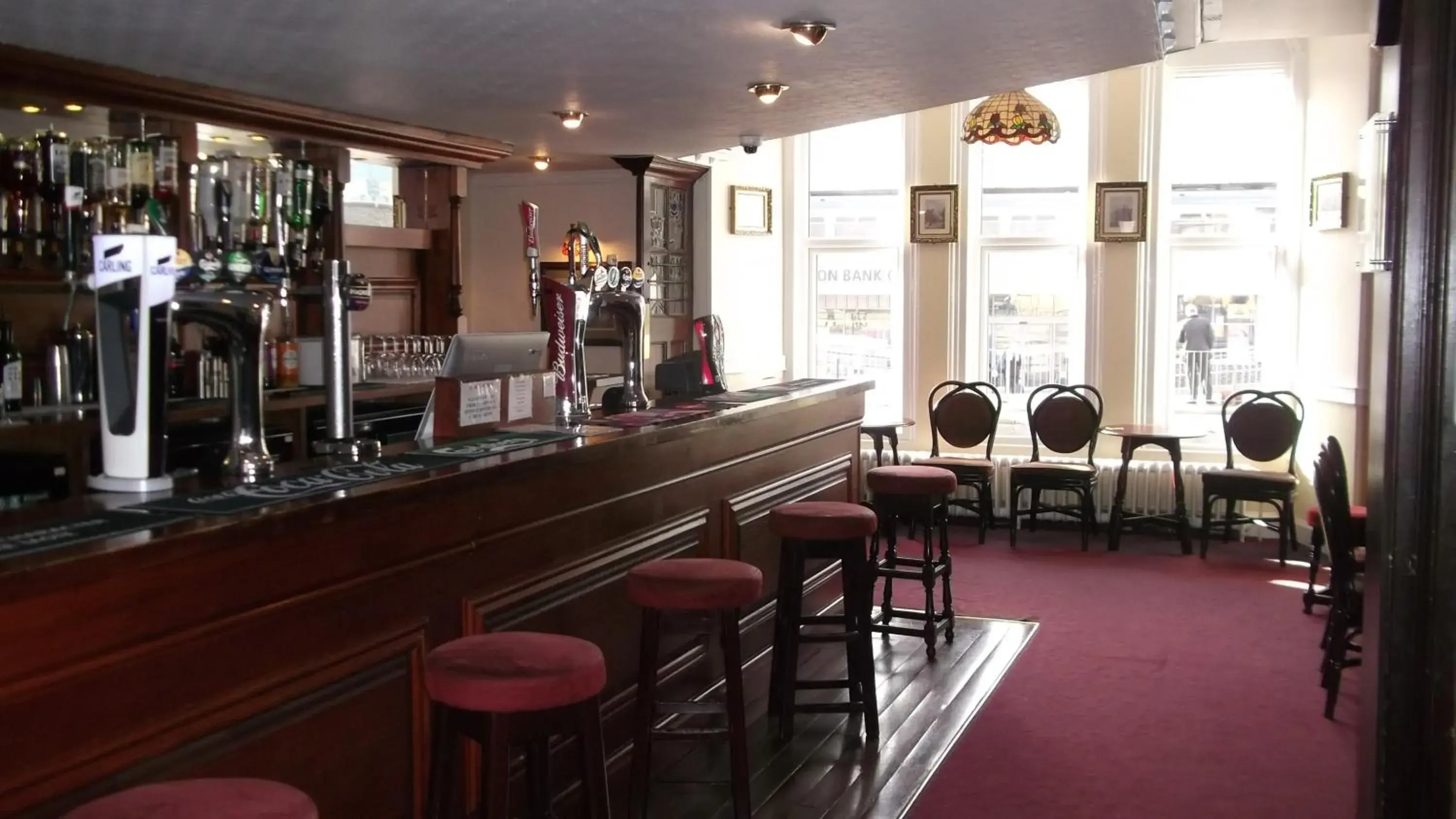Restaurant/Places to Eat in Patten Arms Hotel