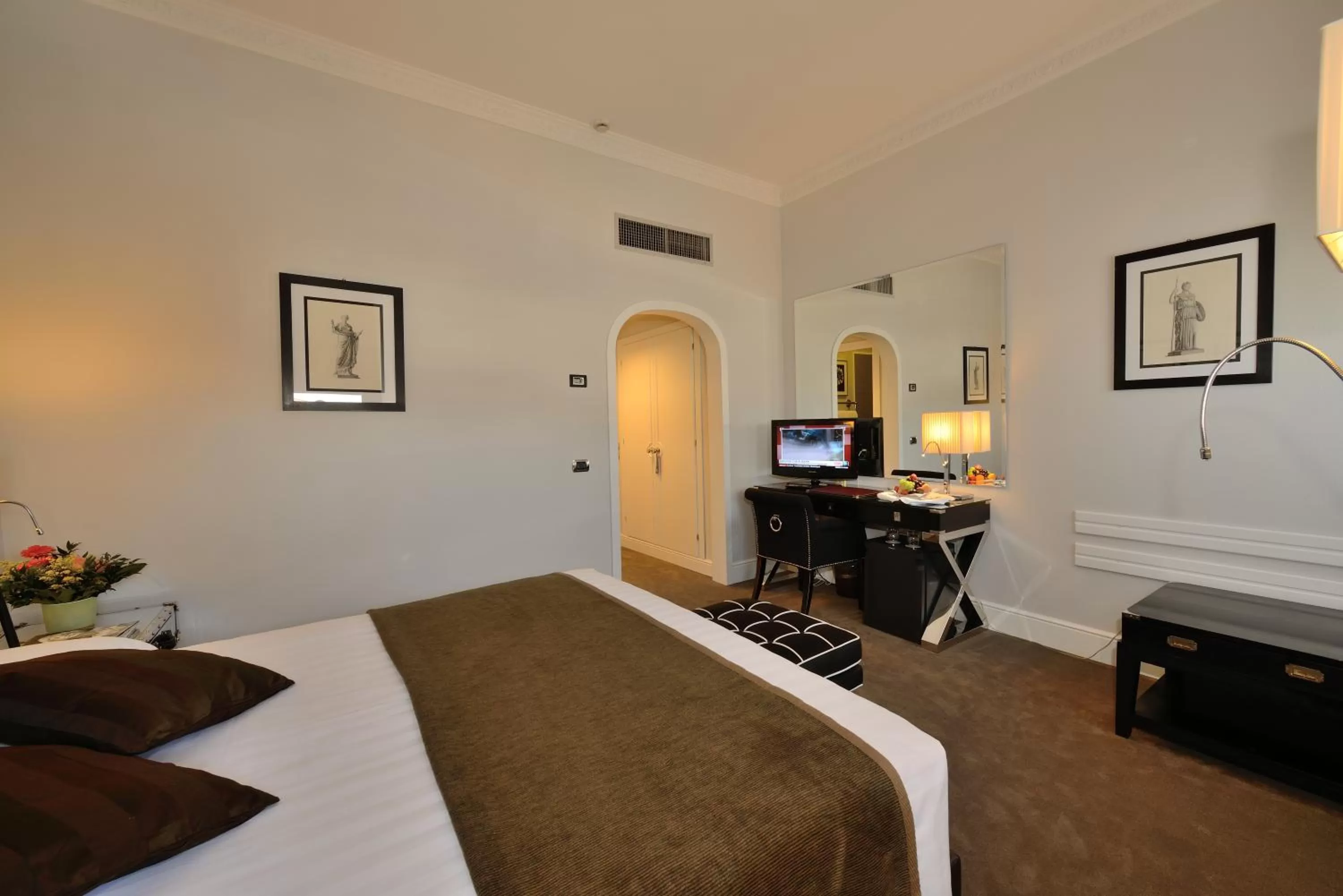 Photo of the whole room, Bed in Hotel Roma