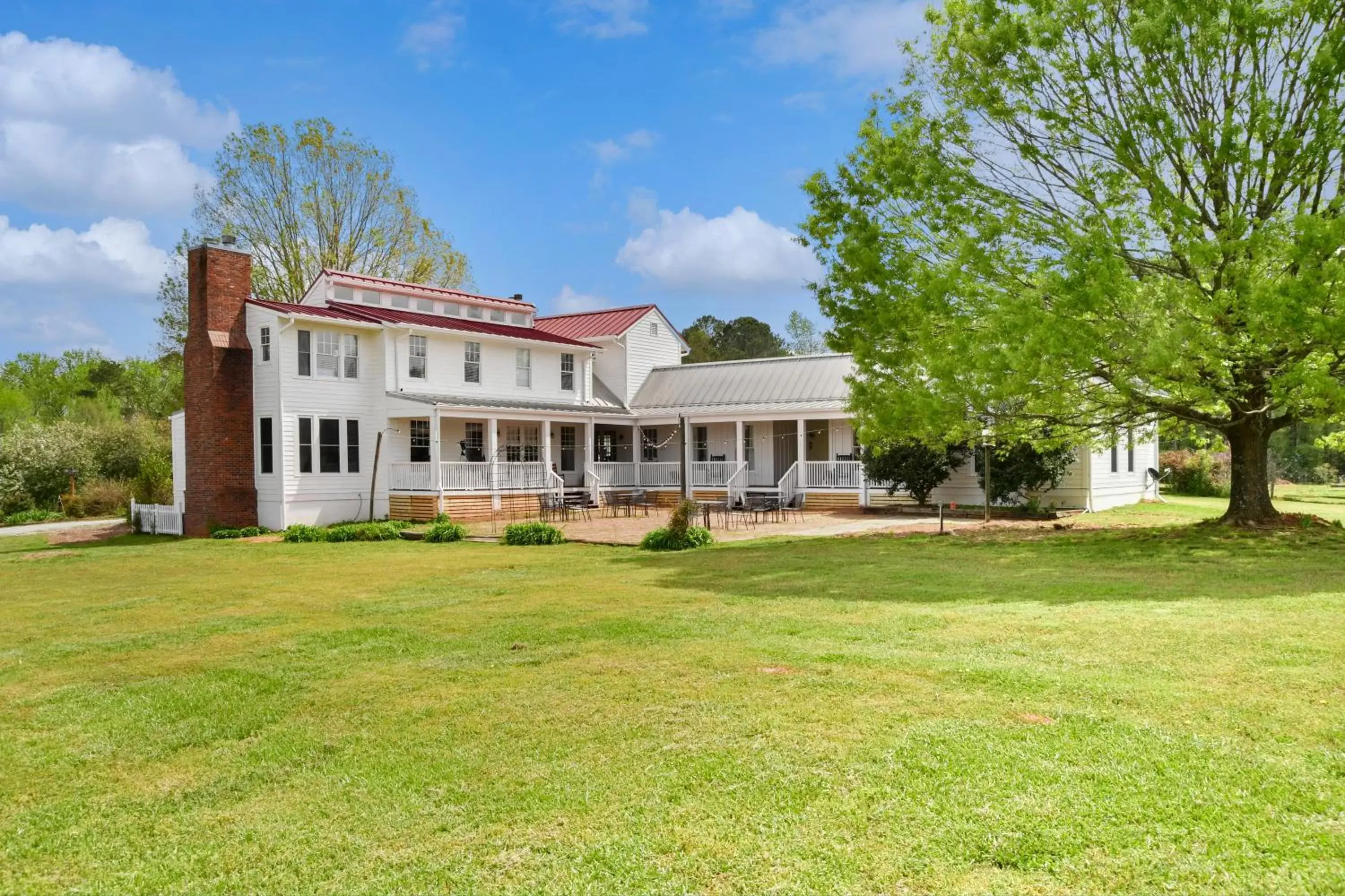 Property Building in The Farmhouse Inn