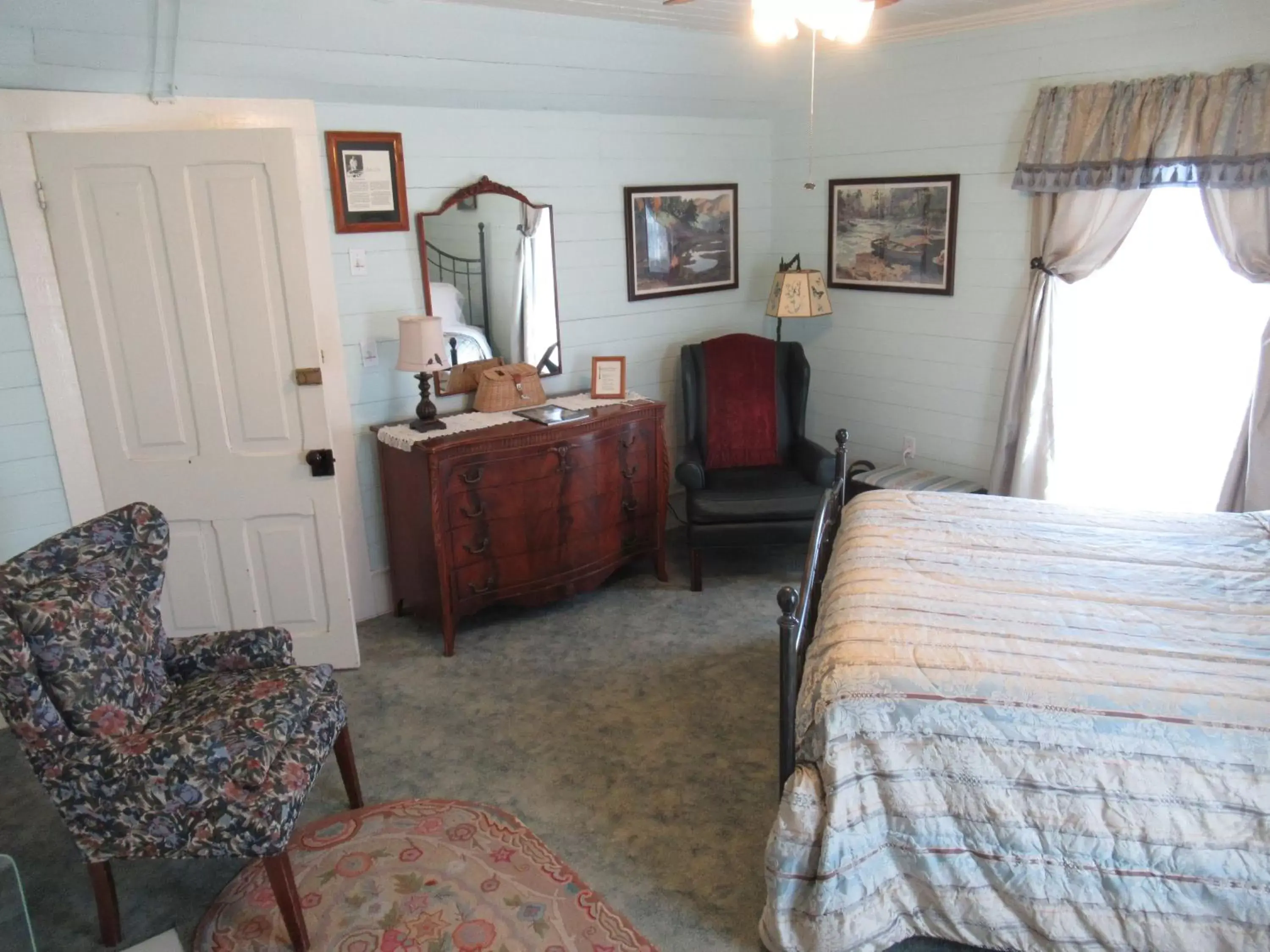 Bed, Seating Area in Carrier Houses Bed & Breakfast