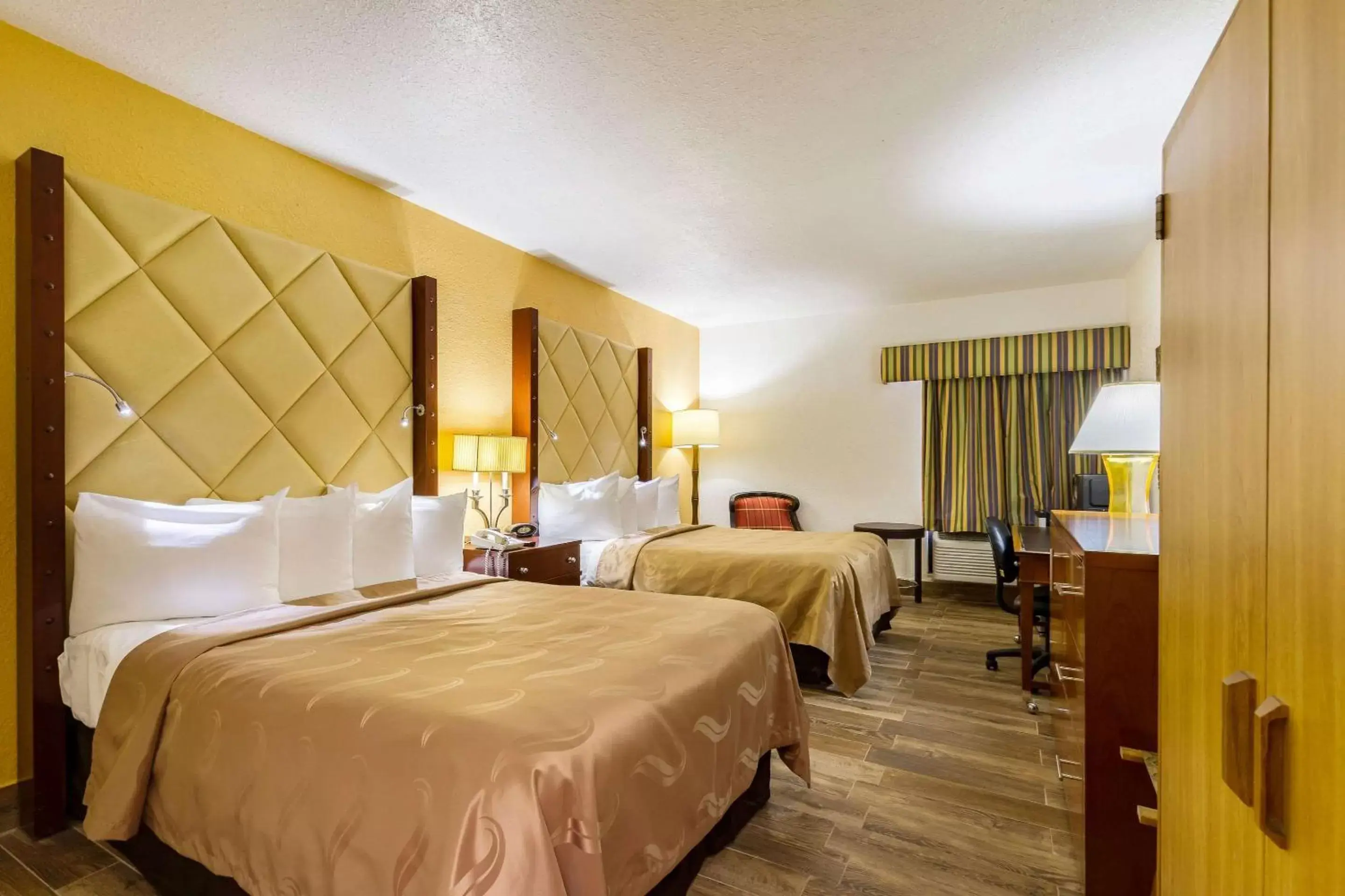 Double Room with Two Double Beds - Non-Smoking - Exterior Hall in Quality Inn Florida City - Gateway to the Keys