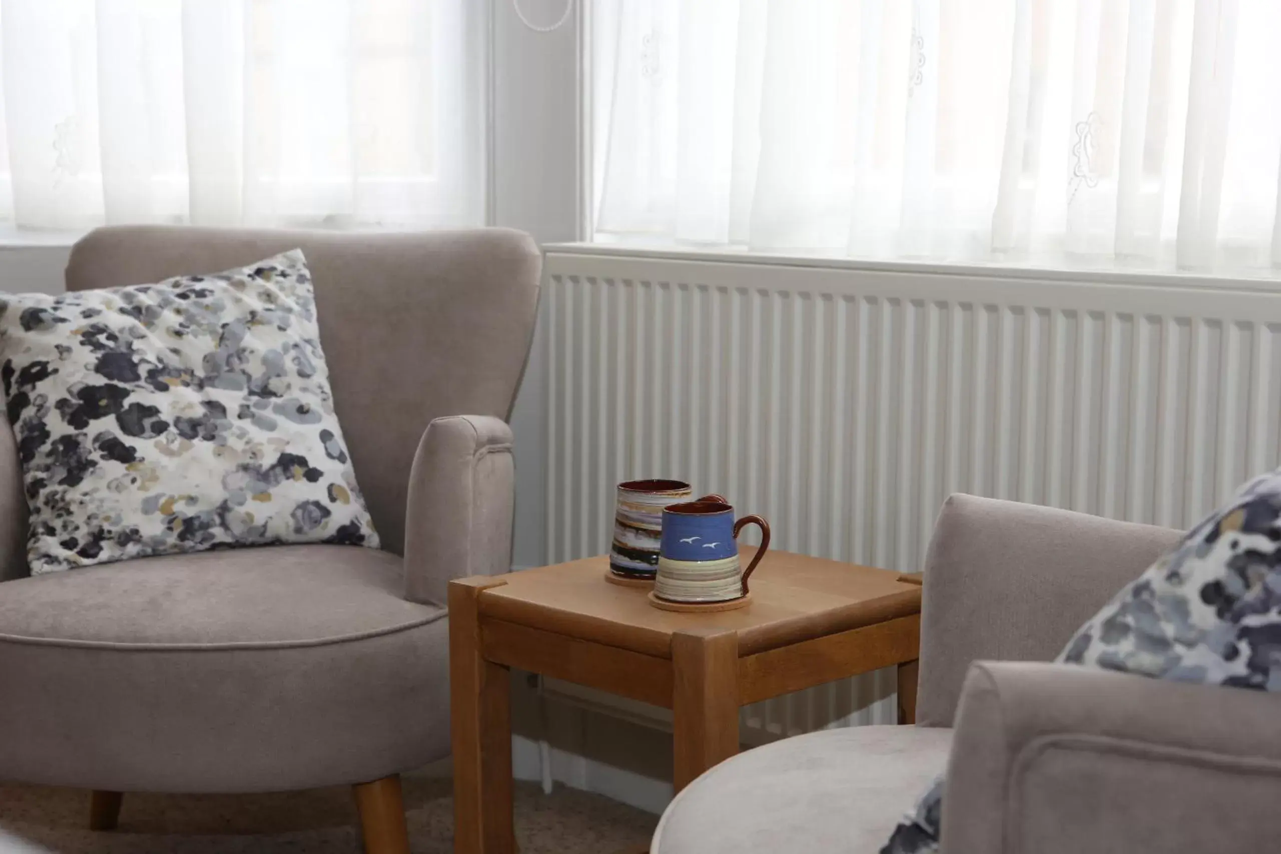 Bedroom, Seating Area in The Waves