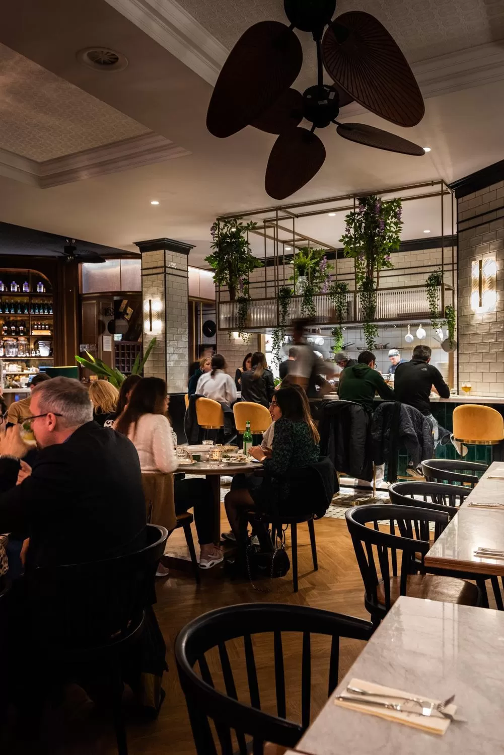 Restaurant/places to eat in Craves