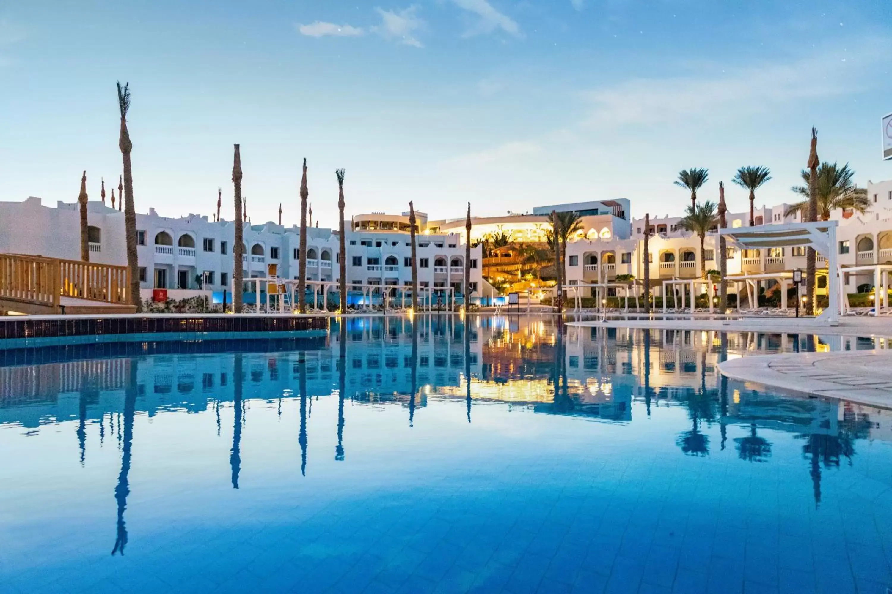 Swimming Pool in Sunrise Diamond Beach Resort -Grand Select