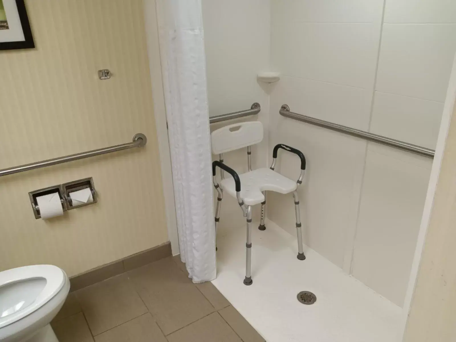 Bathroom in Comfort Suites Southwest