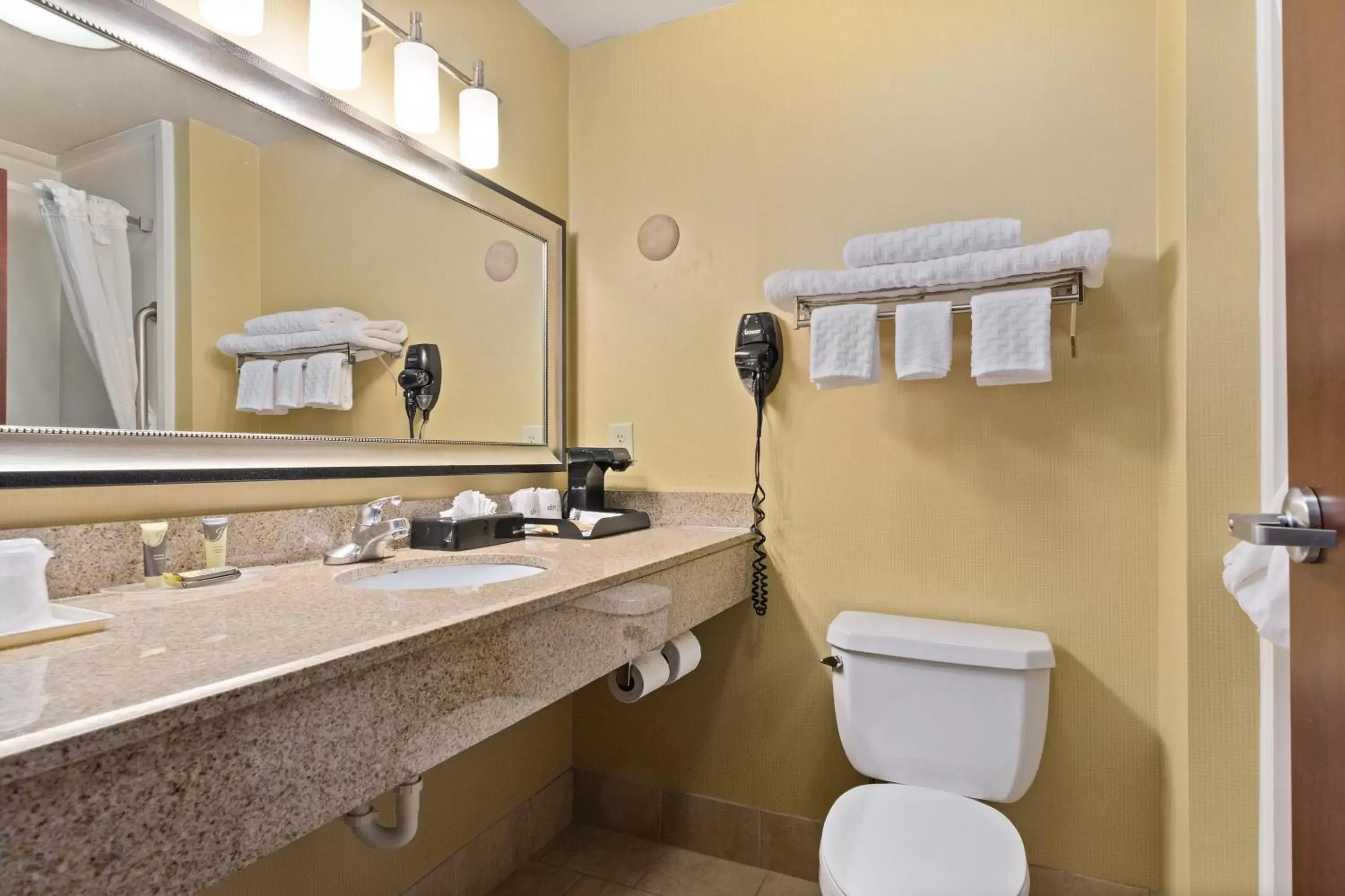 Bathroom in SureStay Plus Hotel By Best Western Portland Route 52 West
