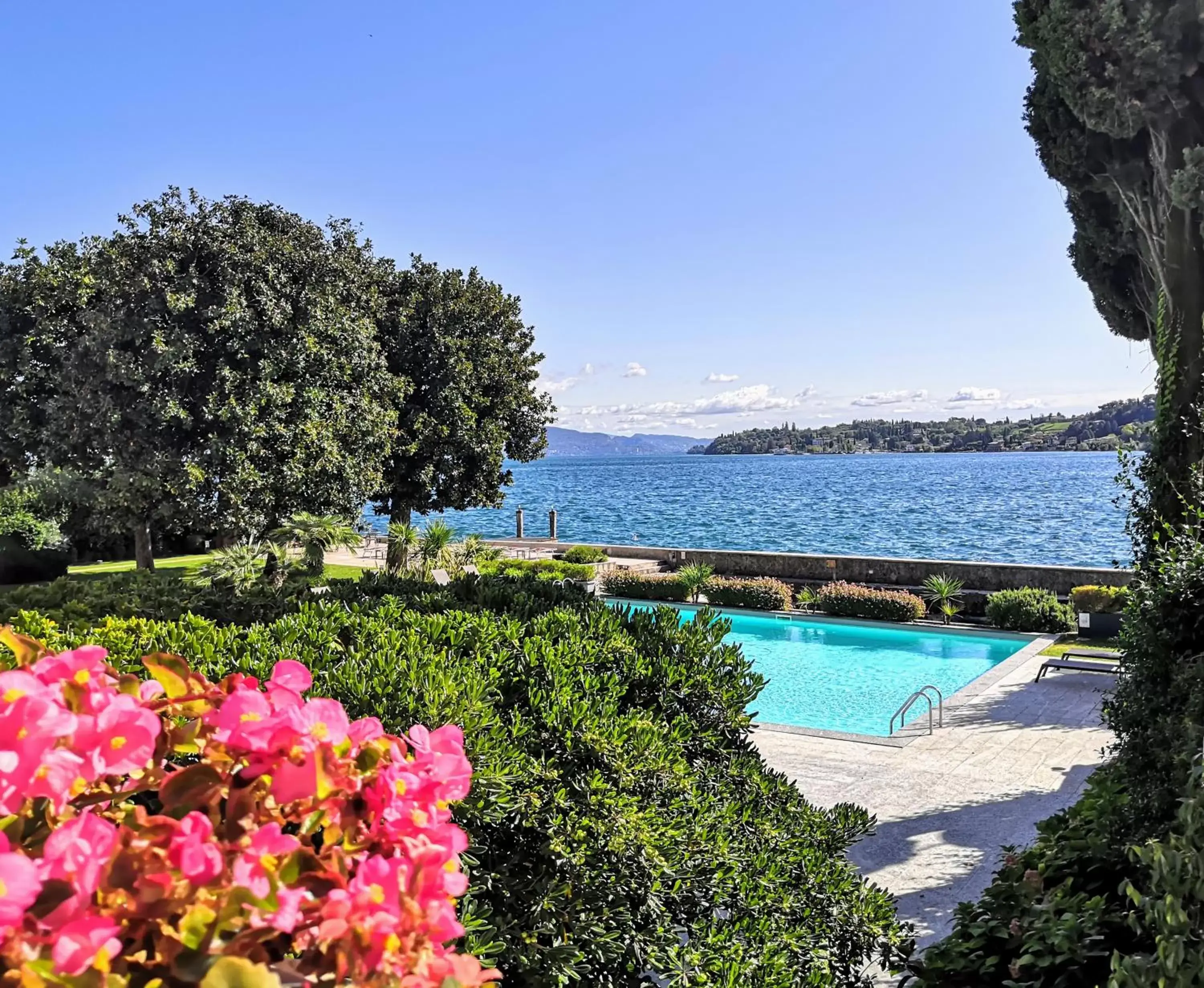 Garden view, Swimming Pool in Hotel Salò du Parc