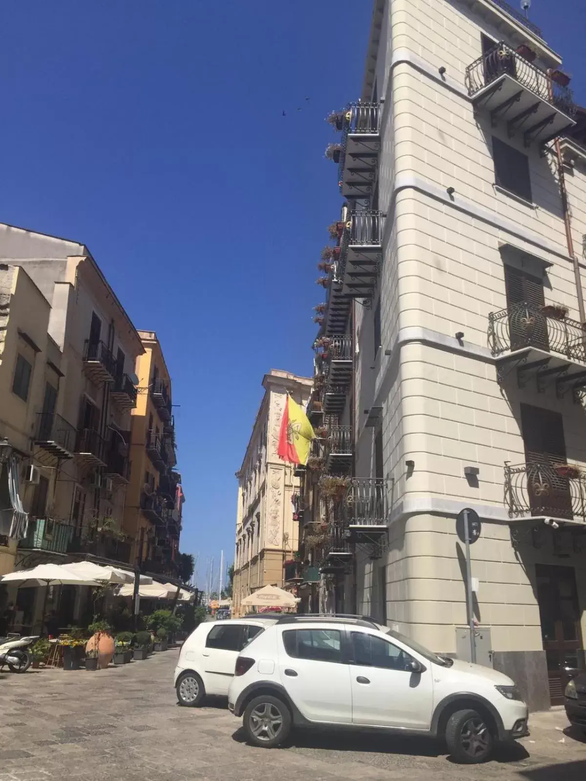 Property building, Neighborhood in La Serenissima Hotel