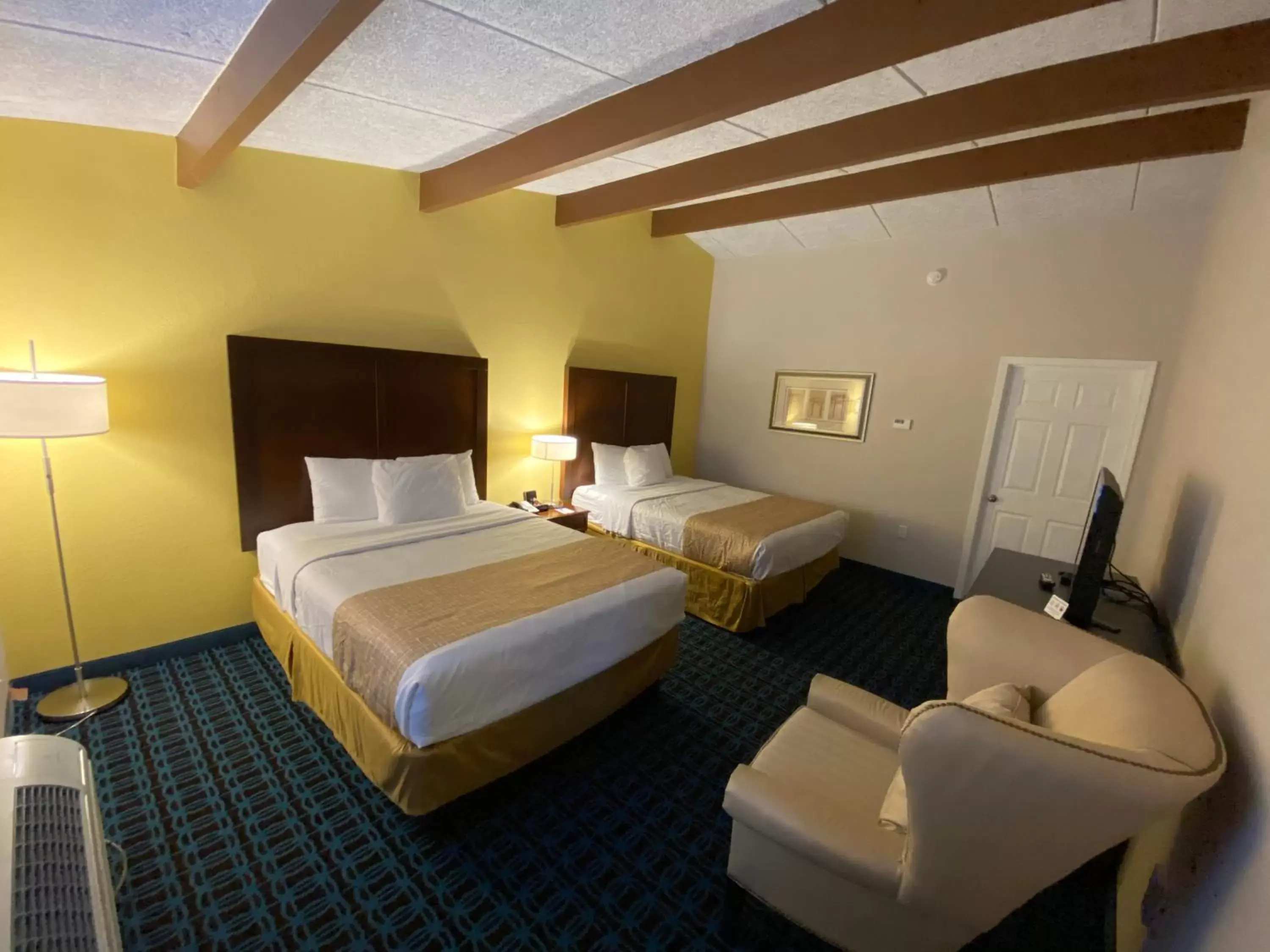Photo of the whole room, Bed in Travelodge by Wyndham Wytheville